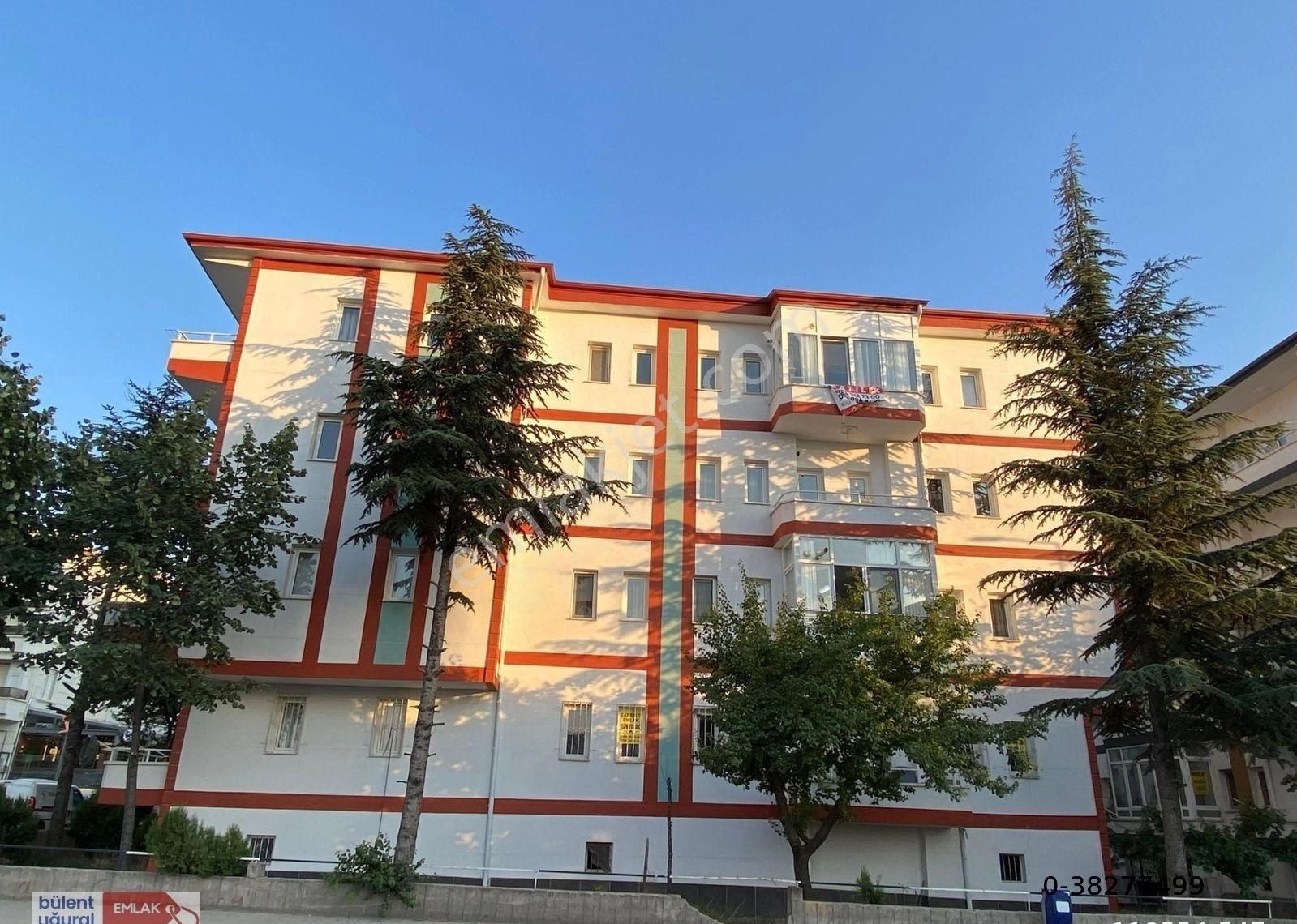2000 Evler Mah. 'de Cadde Üzerinde Cazip Fiyatlı 3+1