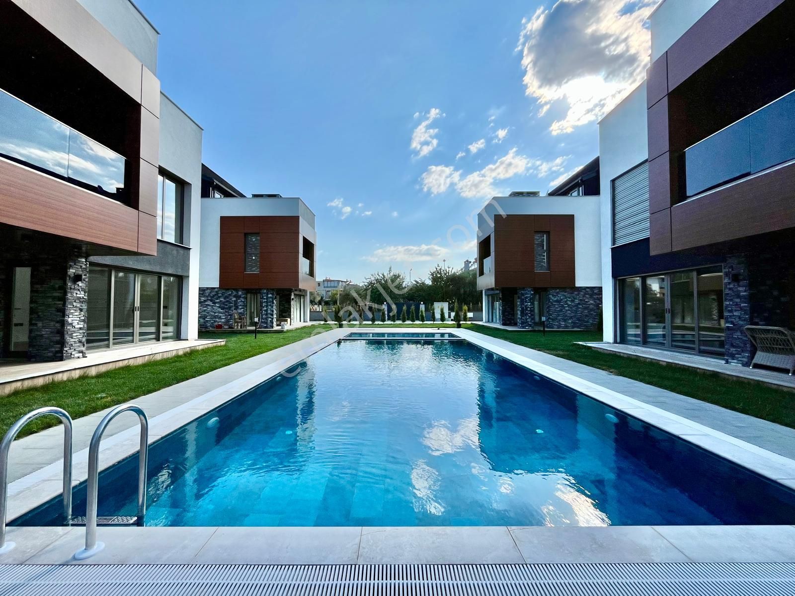 Gümüşden Gürede Denize 500 Mt Bağımsız Loft Konsept 4+1 Müstakil