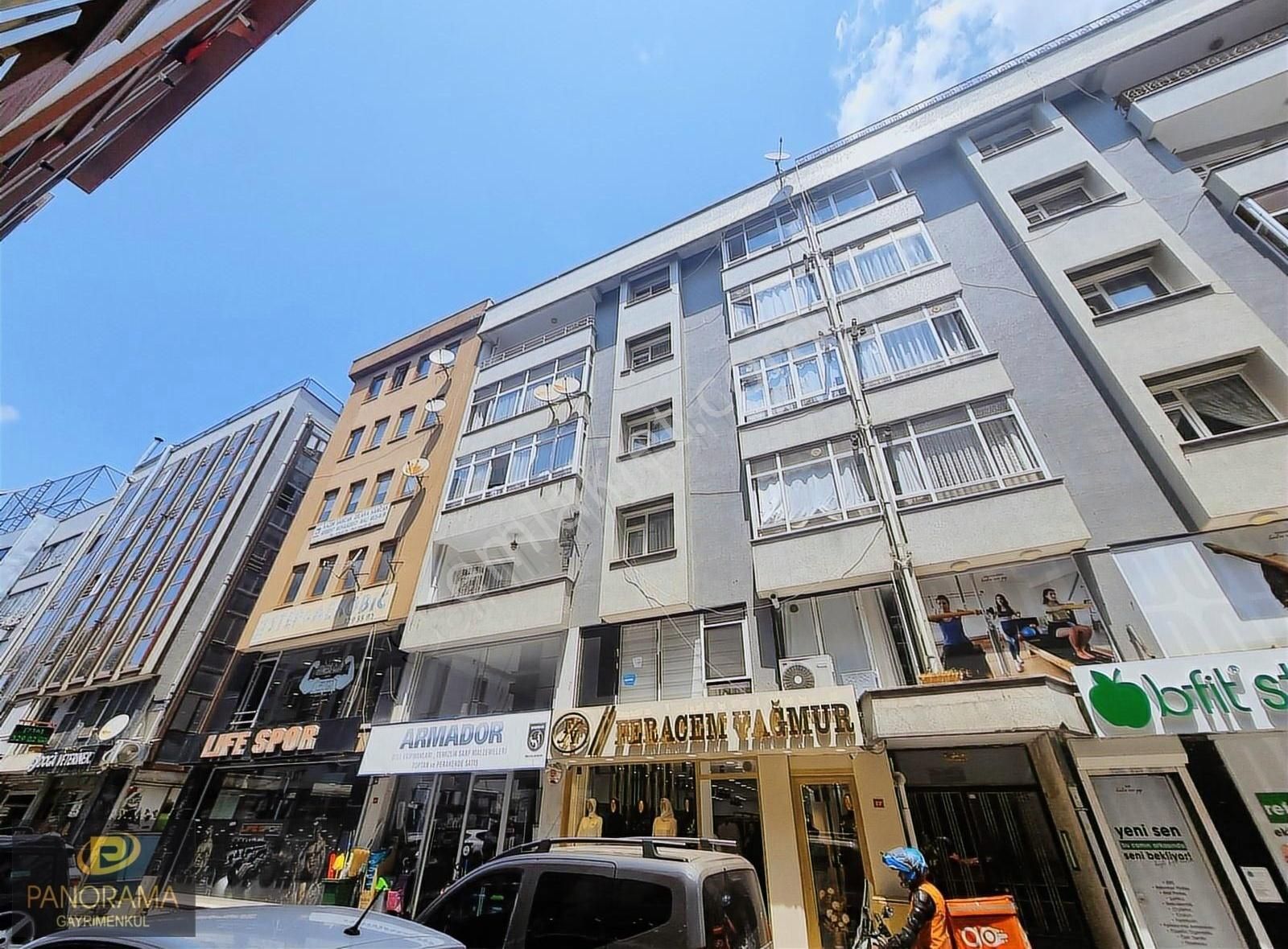 Panorama'dan Çarşının Göbeğinde Geniş Kullanımlı Satılık 3+1