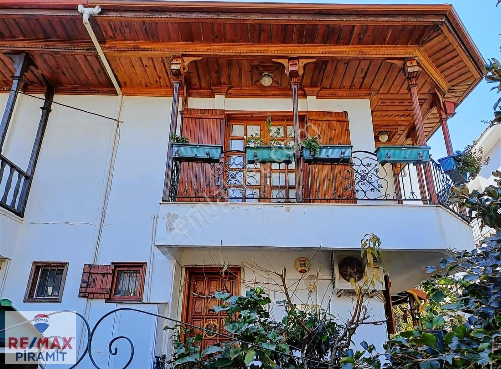Marmaris İçmeler'de Muhteşem Doğa İçinde Satılık Villa