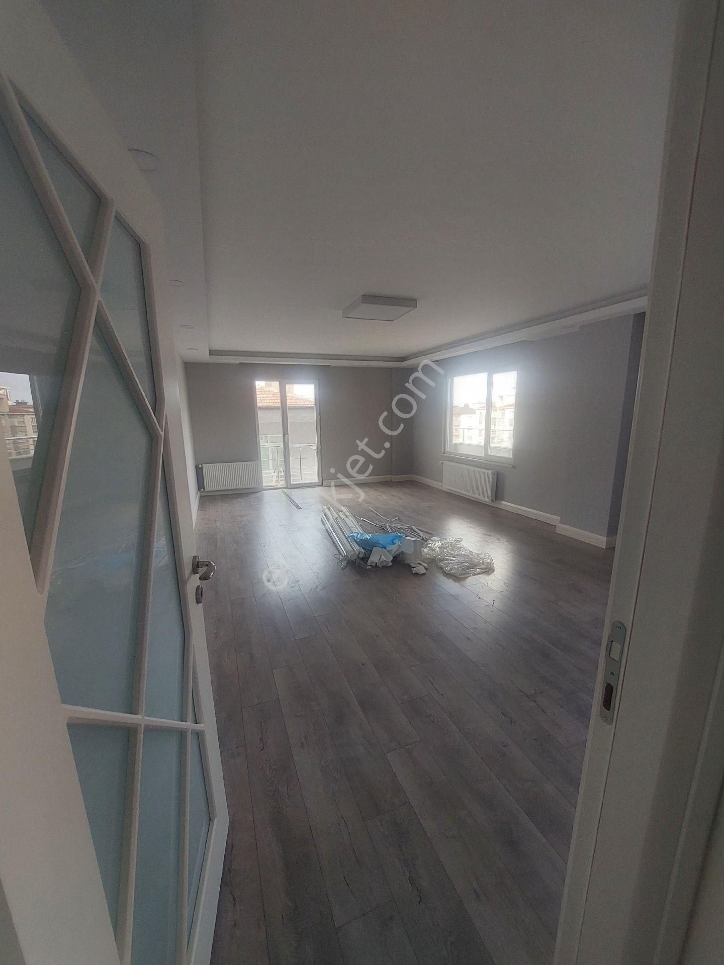 Kubilay Emlak'tan Kiralık Teras Kat 2+1 Daire