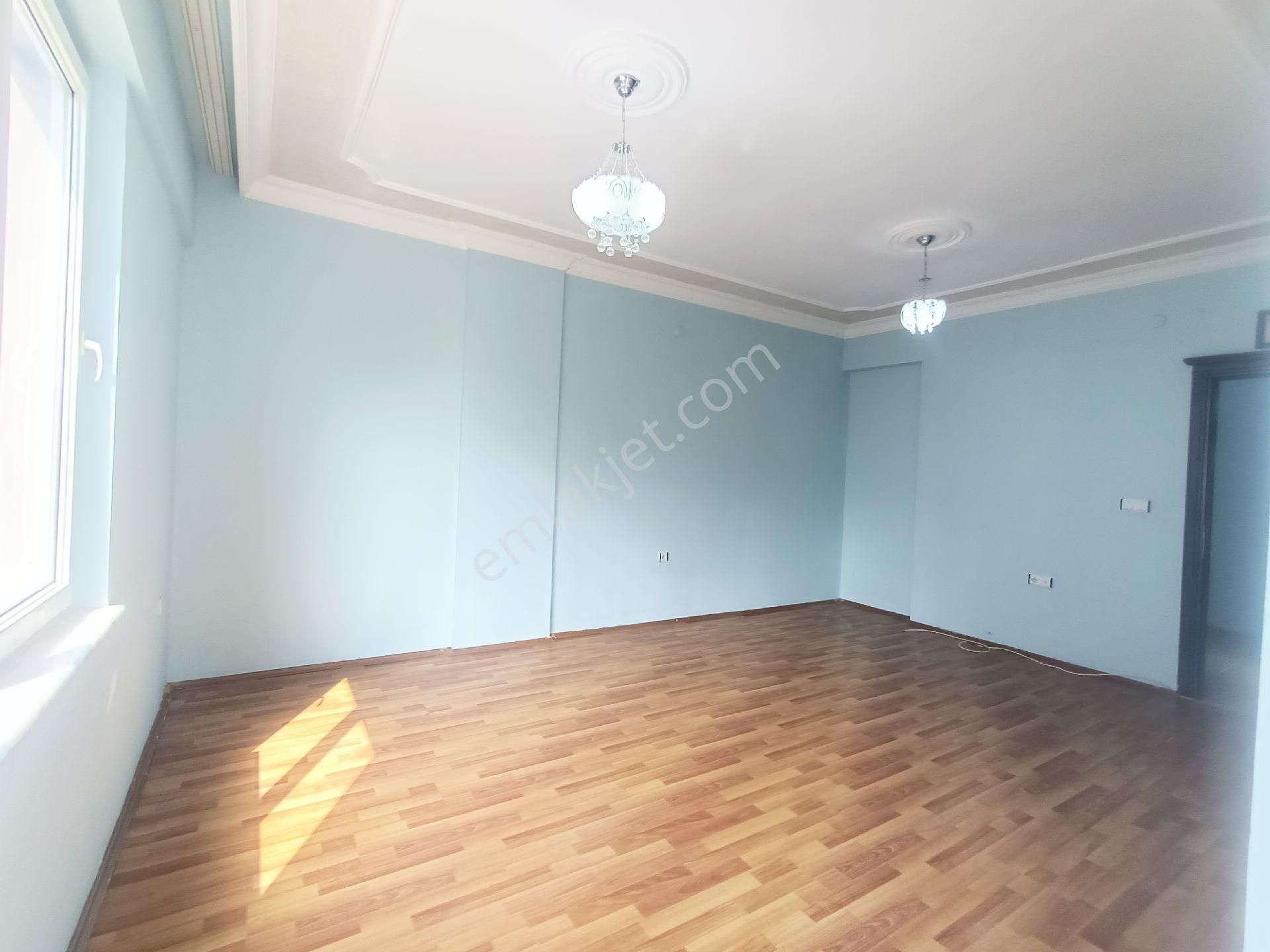 Güvensoy Dan Konyaaltı Hurma Mah Satılık Ayrı Mutfak 2+1 Geniş Kullanış.lı Daire