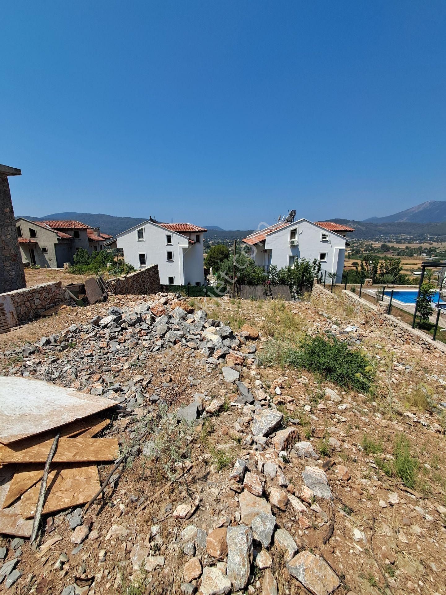 Fethiye Üzümlüde Satılık 460m2 %20 İmarlı Arsa