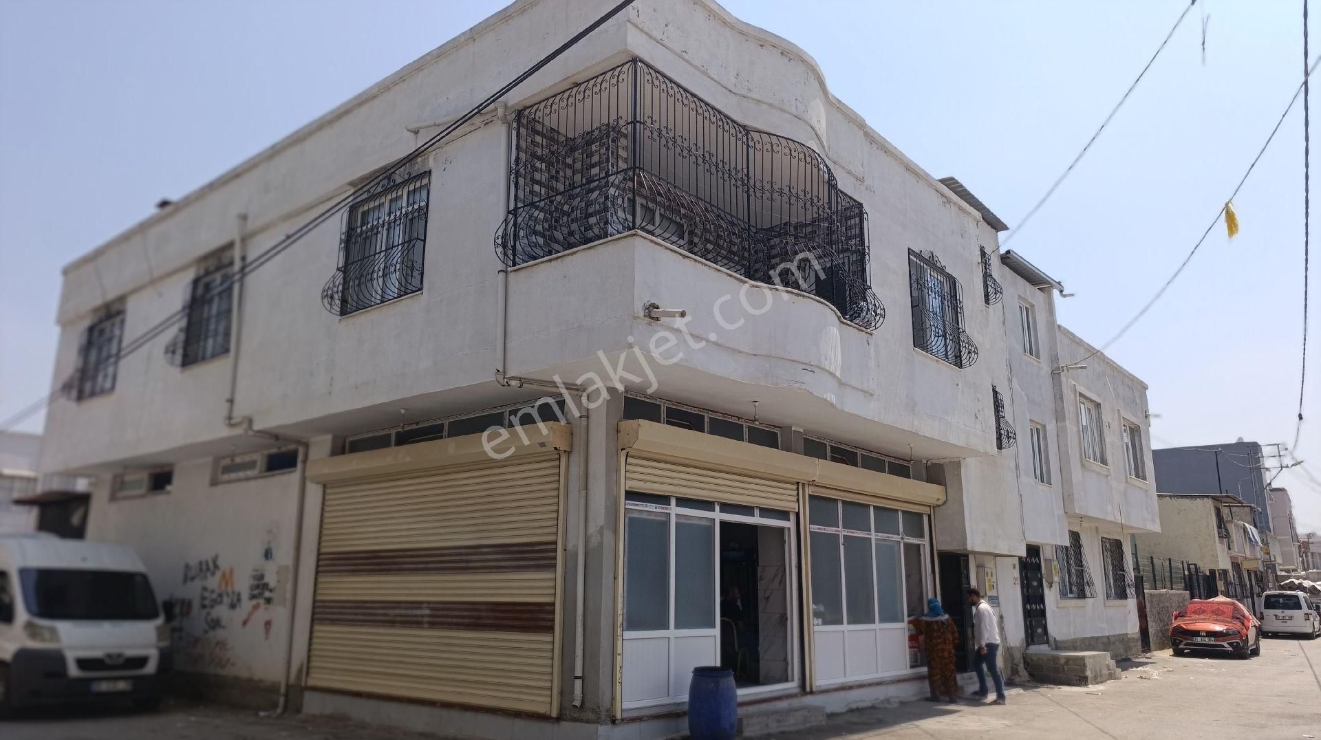 Akkapı Mesken Cami Civarı 2 Katlı