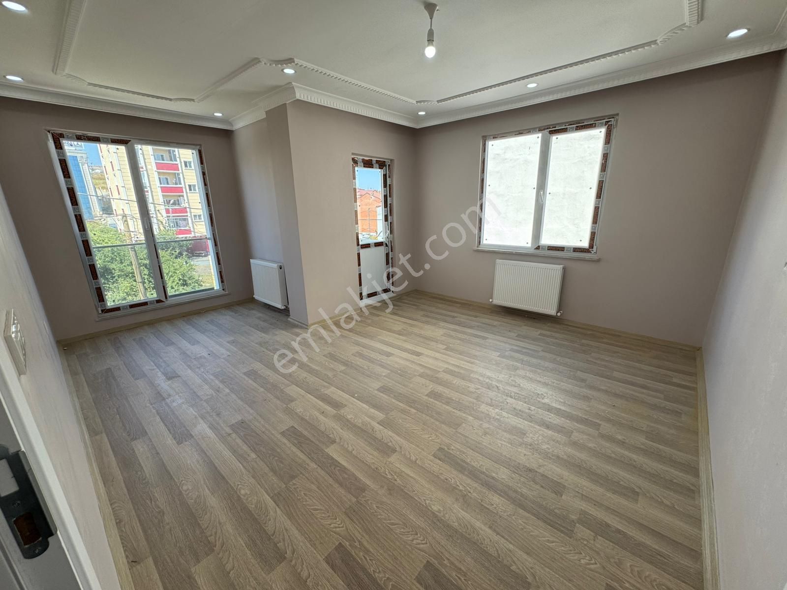 Arnavutköy Taşoluk Mh'de Satlık 2+1 Sıfır Lüx 100m² Arakat Daire Çift Balkonlu