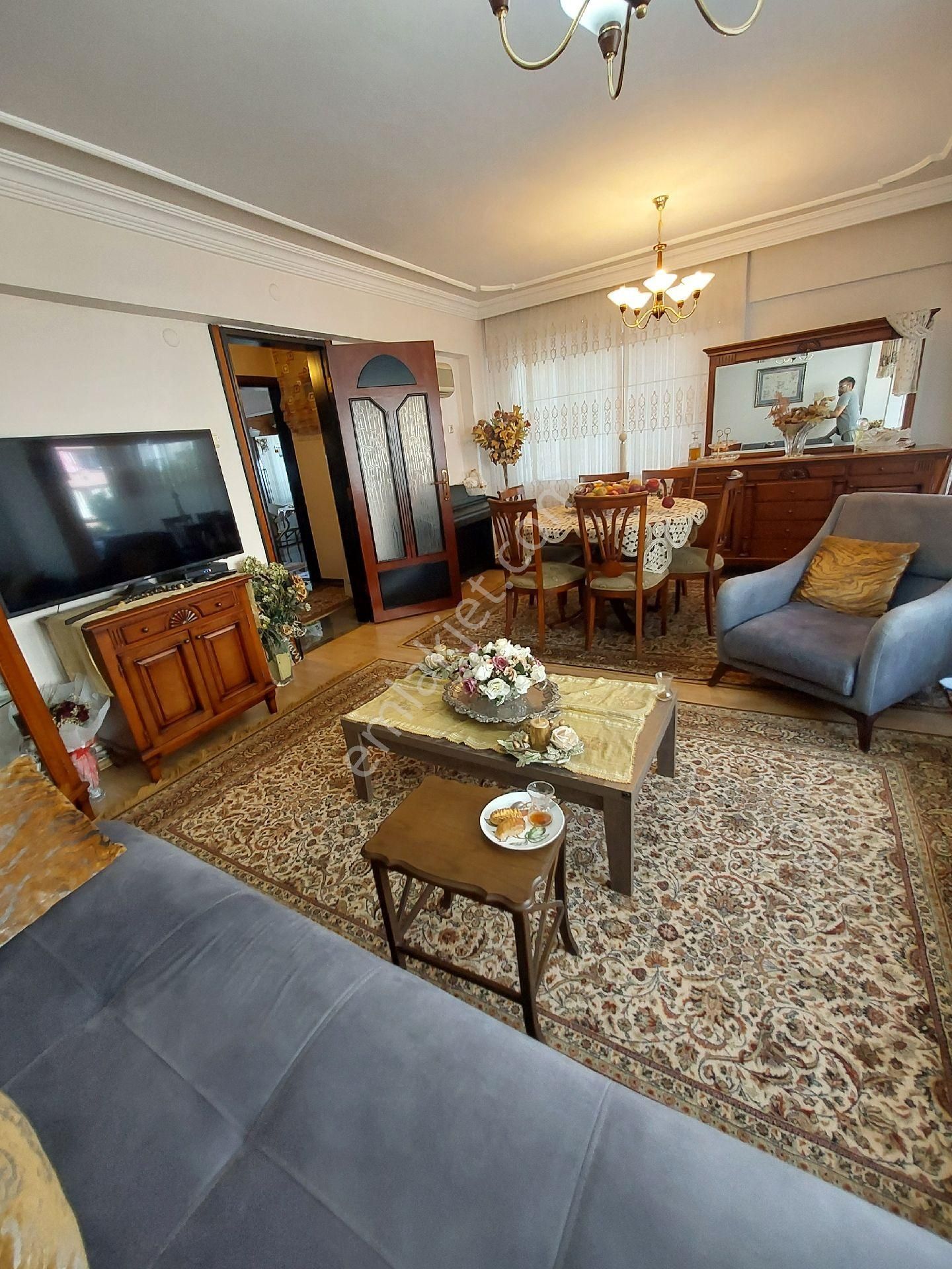 Yenimahalle 3+1 Ordu Caddesi Üzeri Doğalgazlı Bakımlı Daire