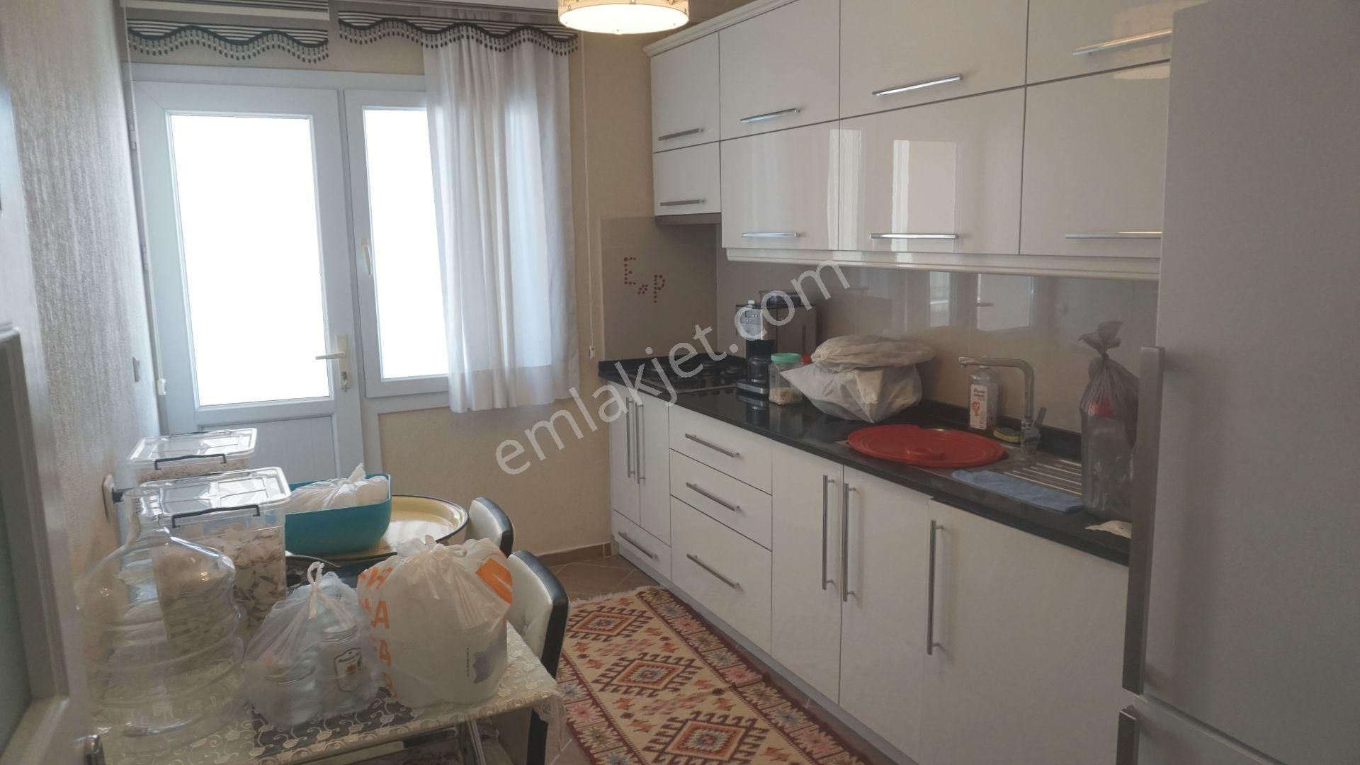 Yakakent Kiralık Lüx Eşyalı2+1 Klima+termisifonşofbenli (serkan)