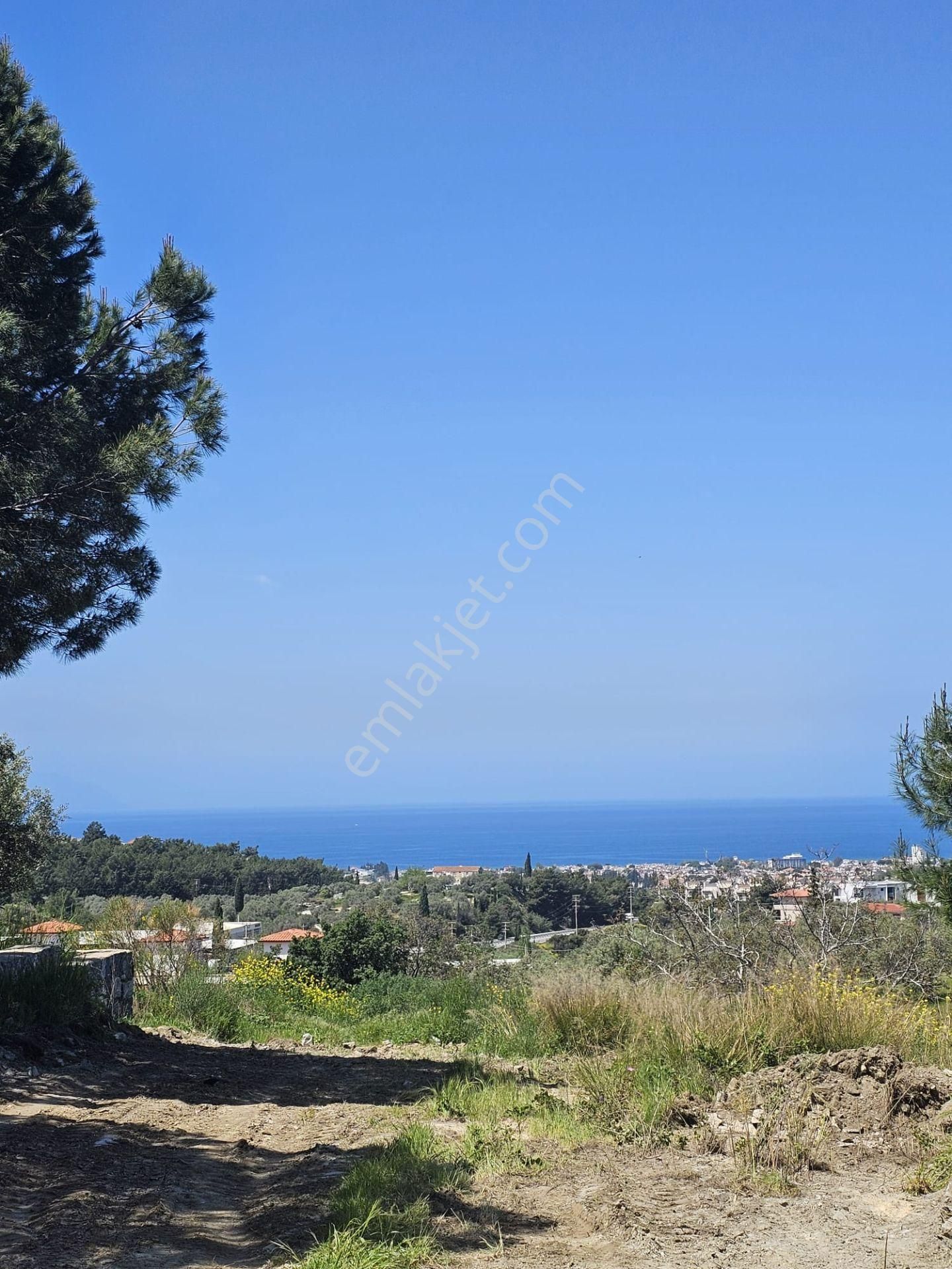 Kuşadası Soğucak Bölgesinde Full Deniz Manzaralı İmarlı Arsa