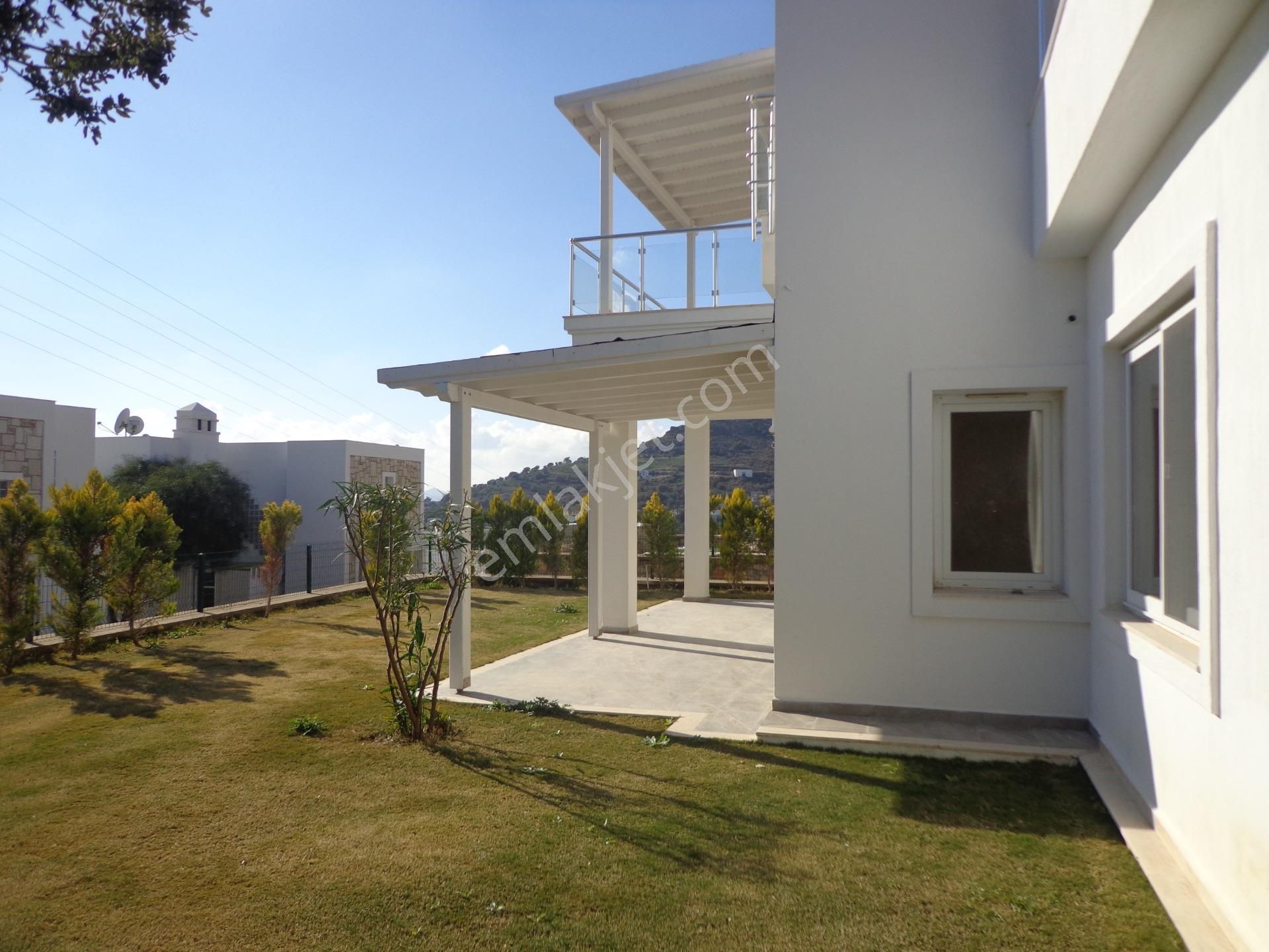 Bodrum, Merkezde, Kale Manzaralı, Bahçeli, 3+1 Müstakil Dubleks Villa - Görsel 2