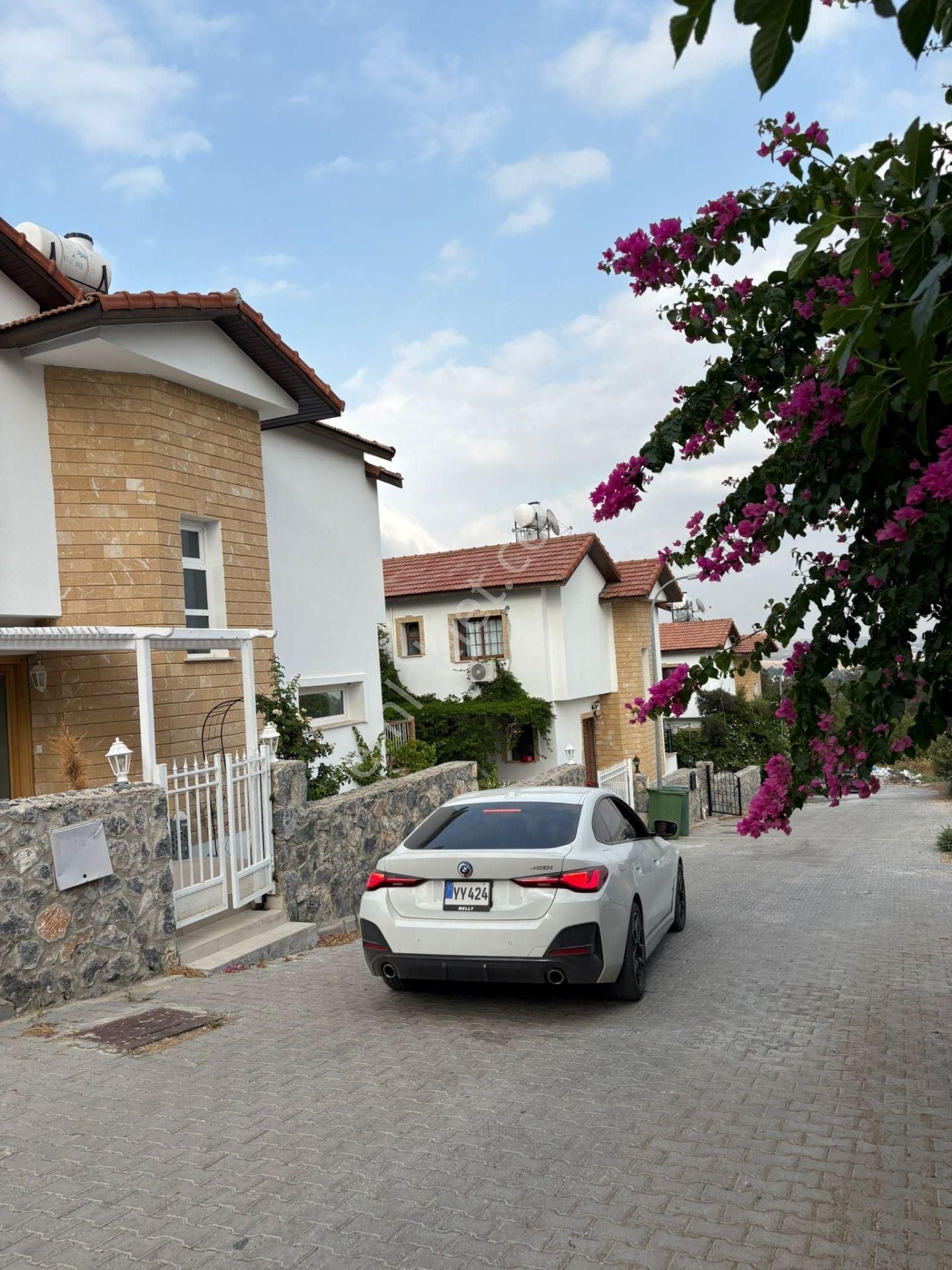 Ağırdağda Satılık Türk Koçanlı Arsa Alanı 300m2'den Villa Alanı 220m2'den 3+1 Duplex Villa. - Görsel 2