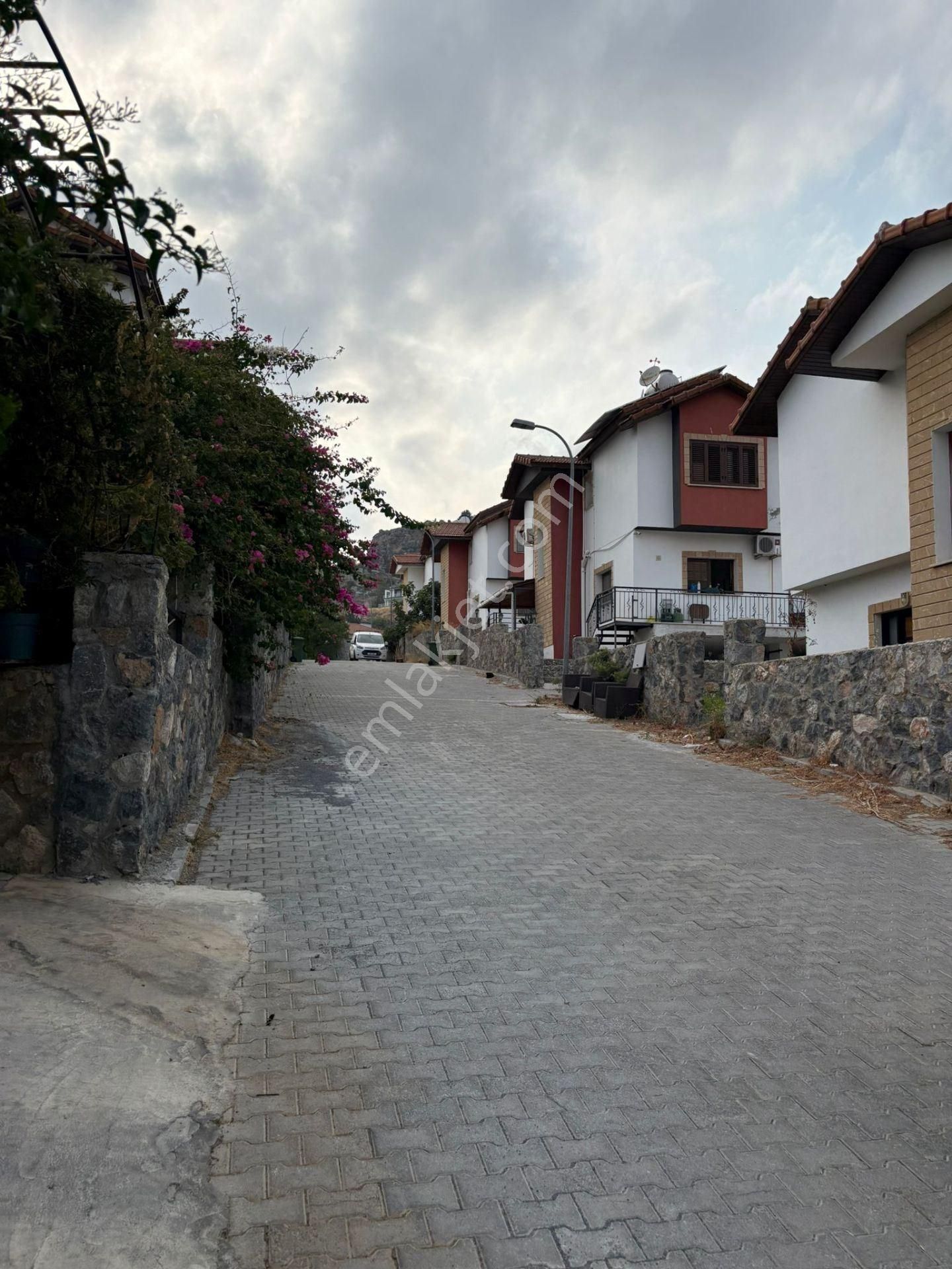 Ağırdağda Satılık Türk Koçanlı Arsa Alanı 300m2'den Villa Alanı 220m2'den 3+1 Duplex Villa. - Görsel 9
