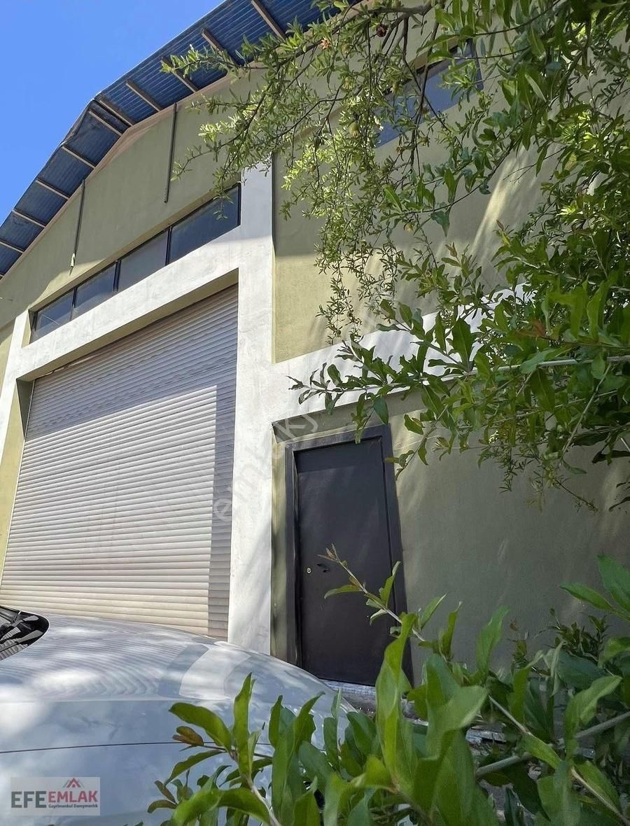 İzmit Eski Yol Sanayide Kiralık Kapalı ,vinçli Depo