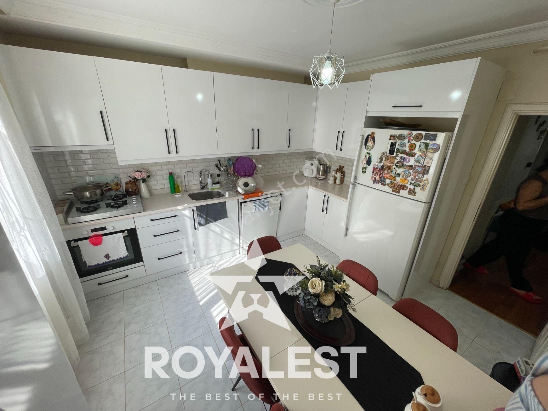Royalestten Kapalı Mutfak Her Kat Tek Daire Geniş Oturum Kaçmaz