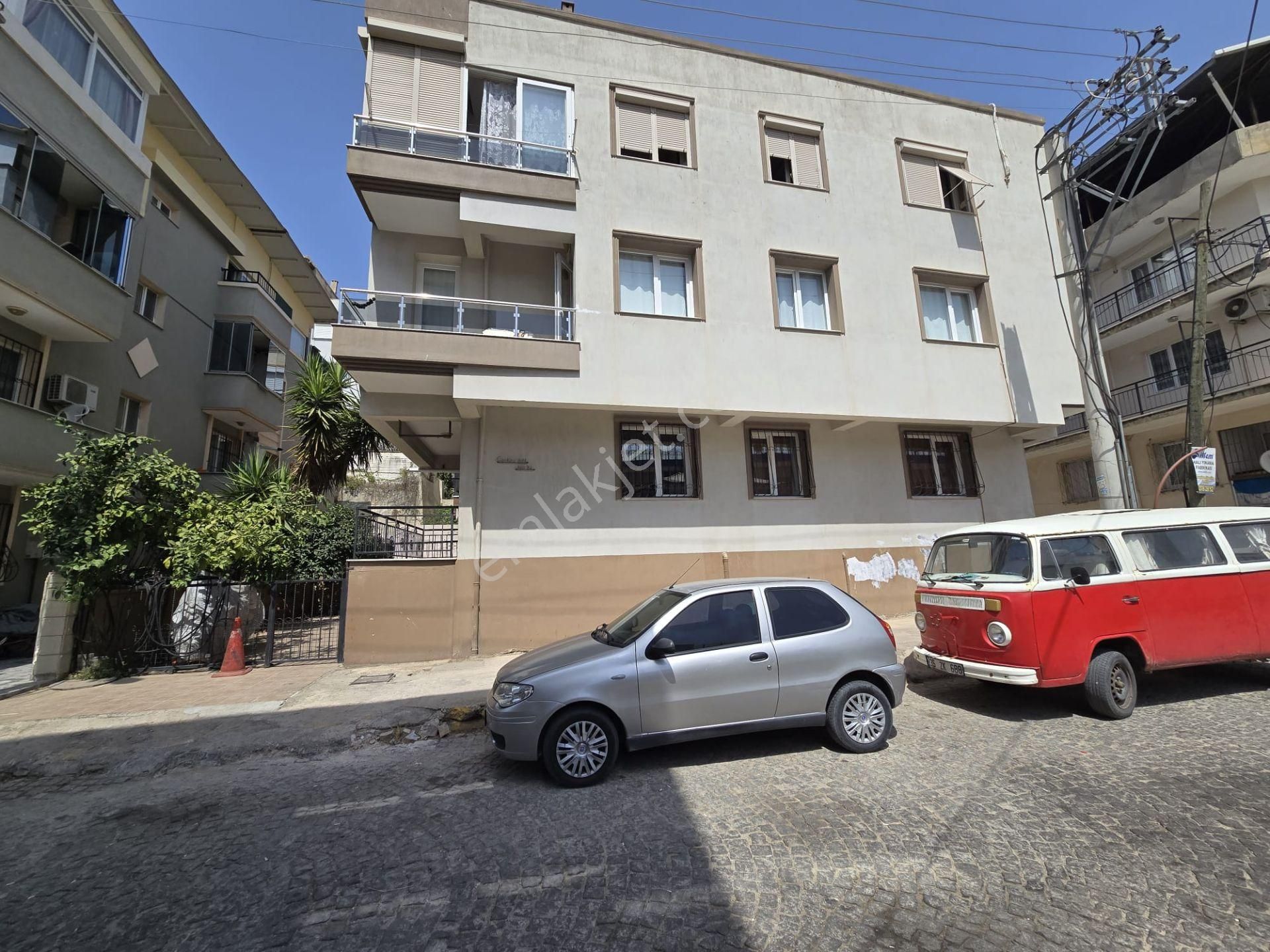 Balçovada Yeni Binada D.gazlı Eşyalı Kiralık 3+1 Daire
