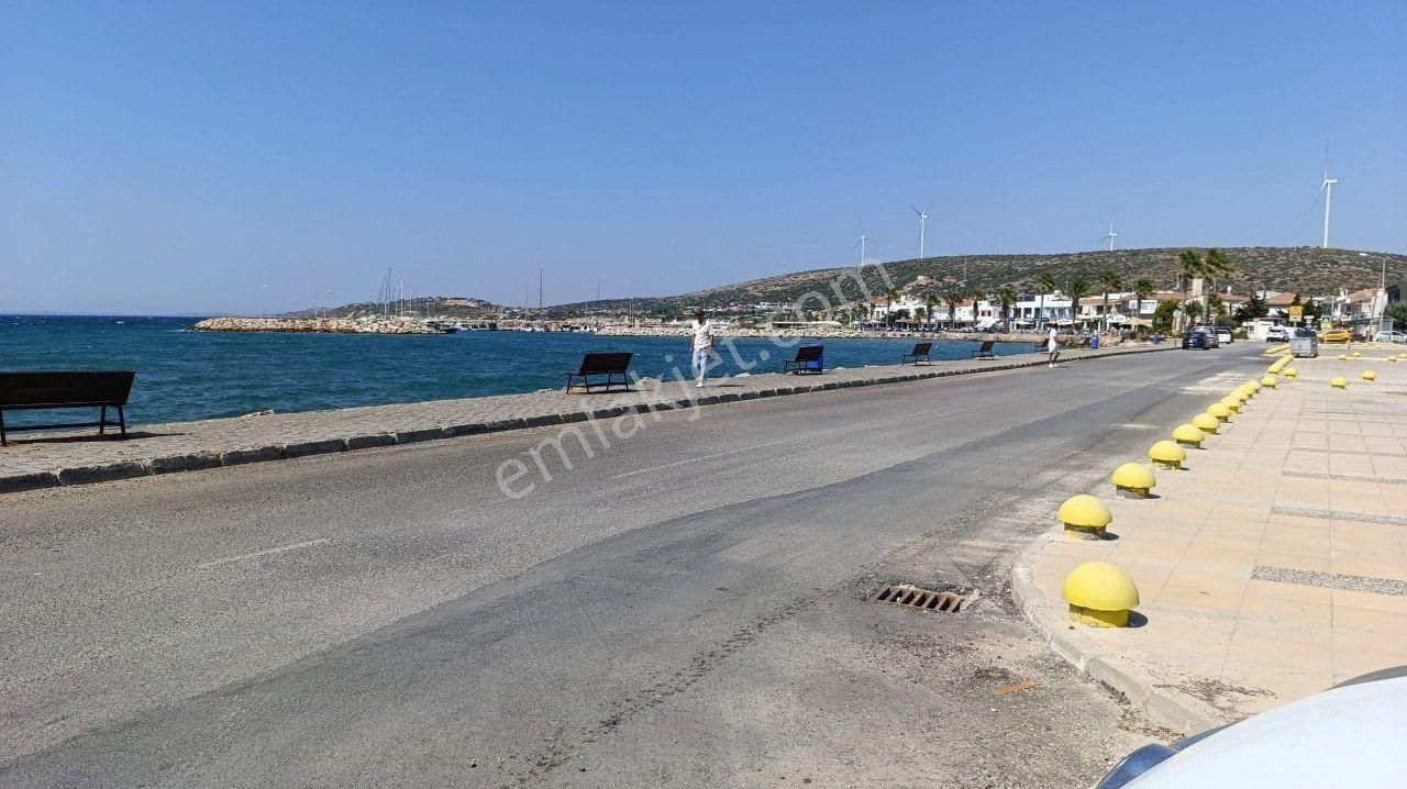 İzmir Çeşme Çiftlik Köy Denize 40 Metre Müstakil Bahçeli Dubleks Fırsat Villa