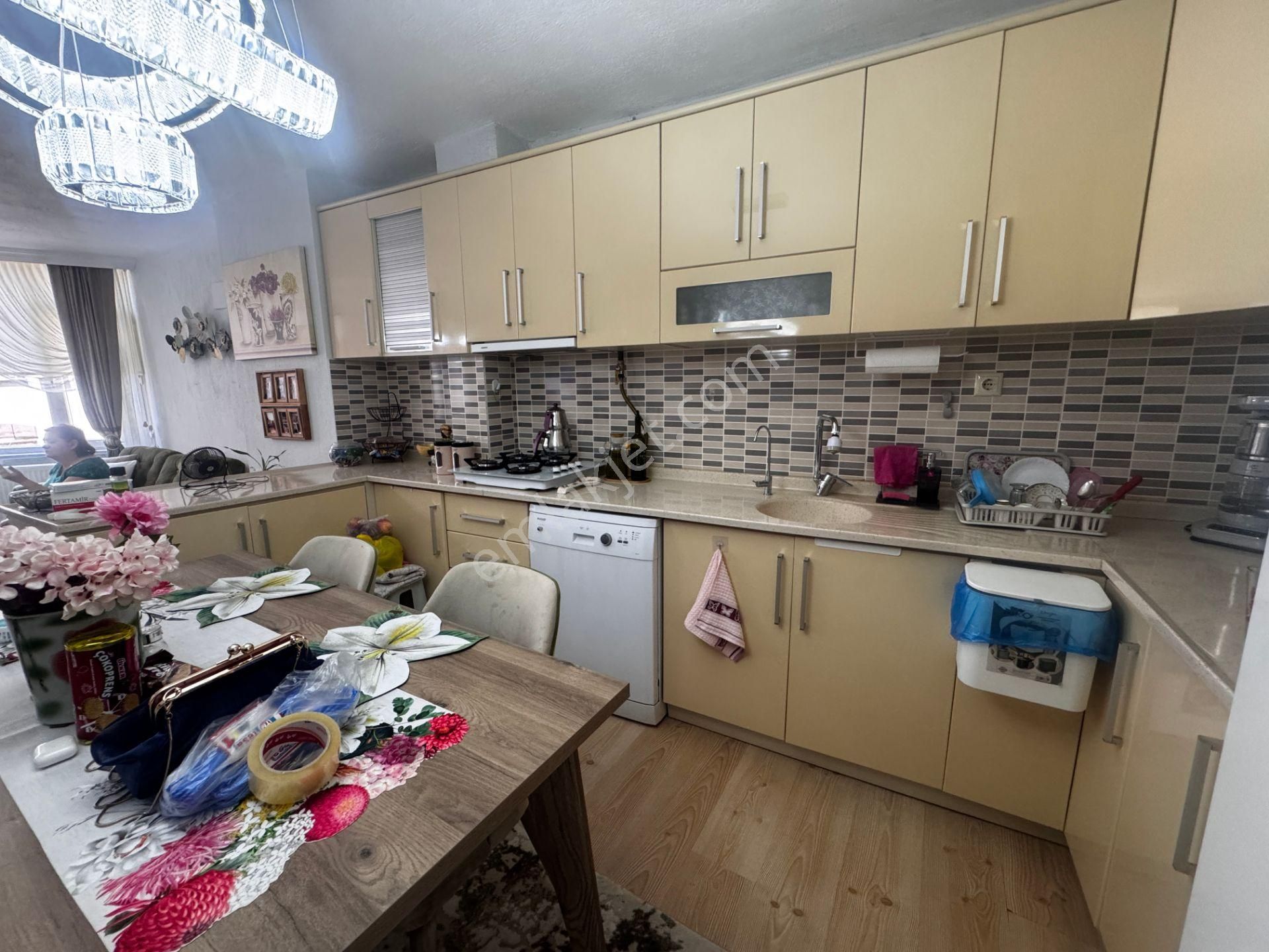 Biga Merkez’de Yüksek Getiri Potansiyeline Sahip Satılık Apartman! - Görsel 25