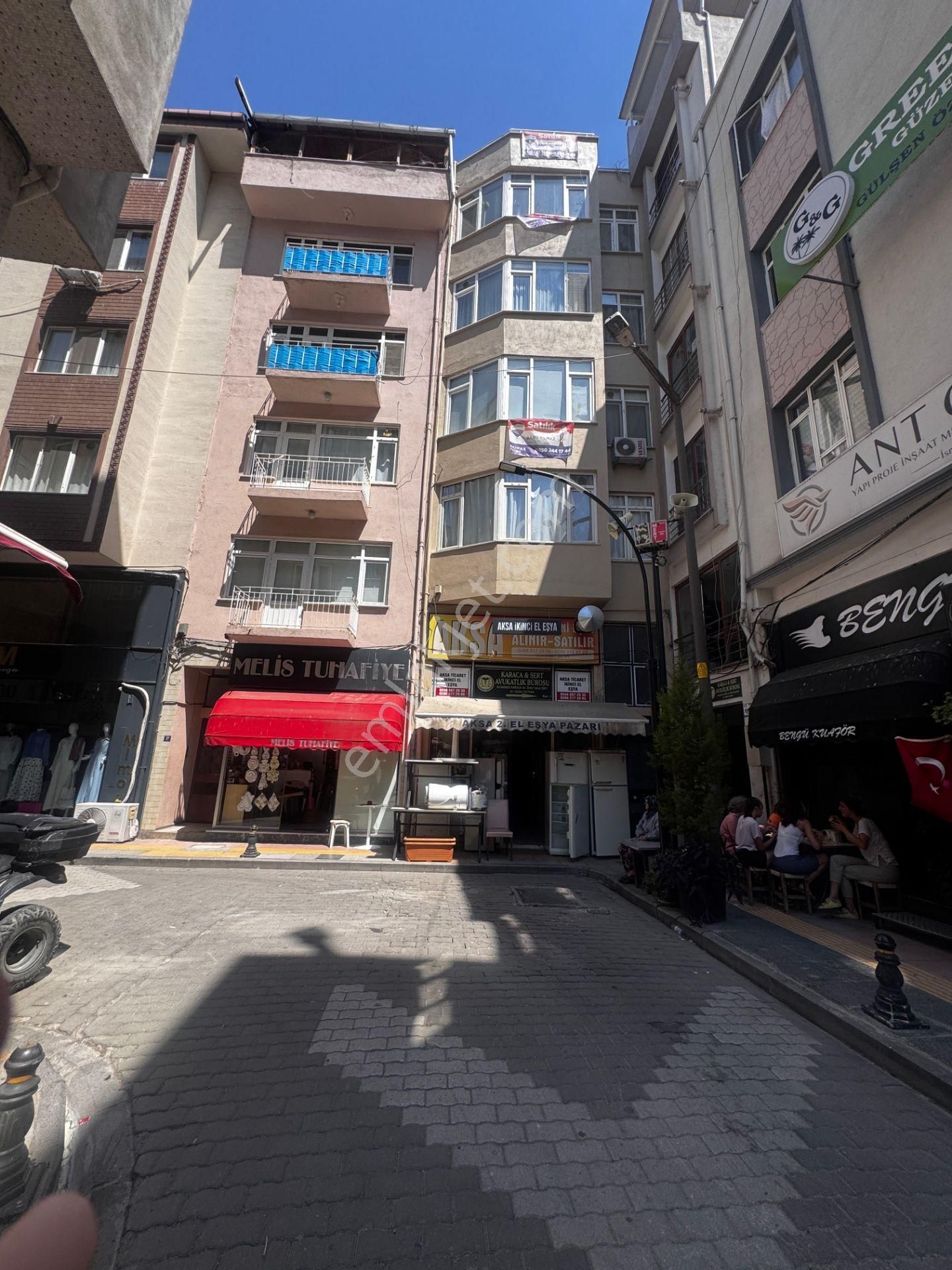 Biga/ Çan Caddesi'nde Komple Satılık Bina