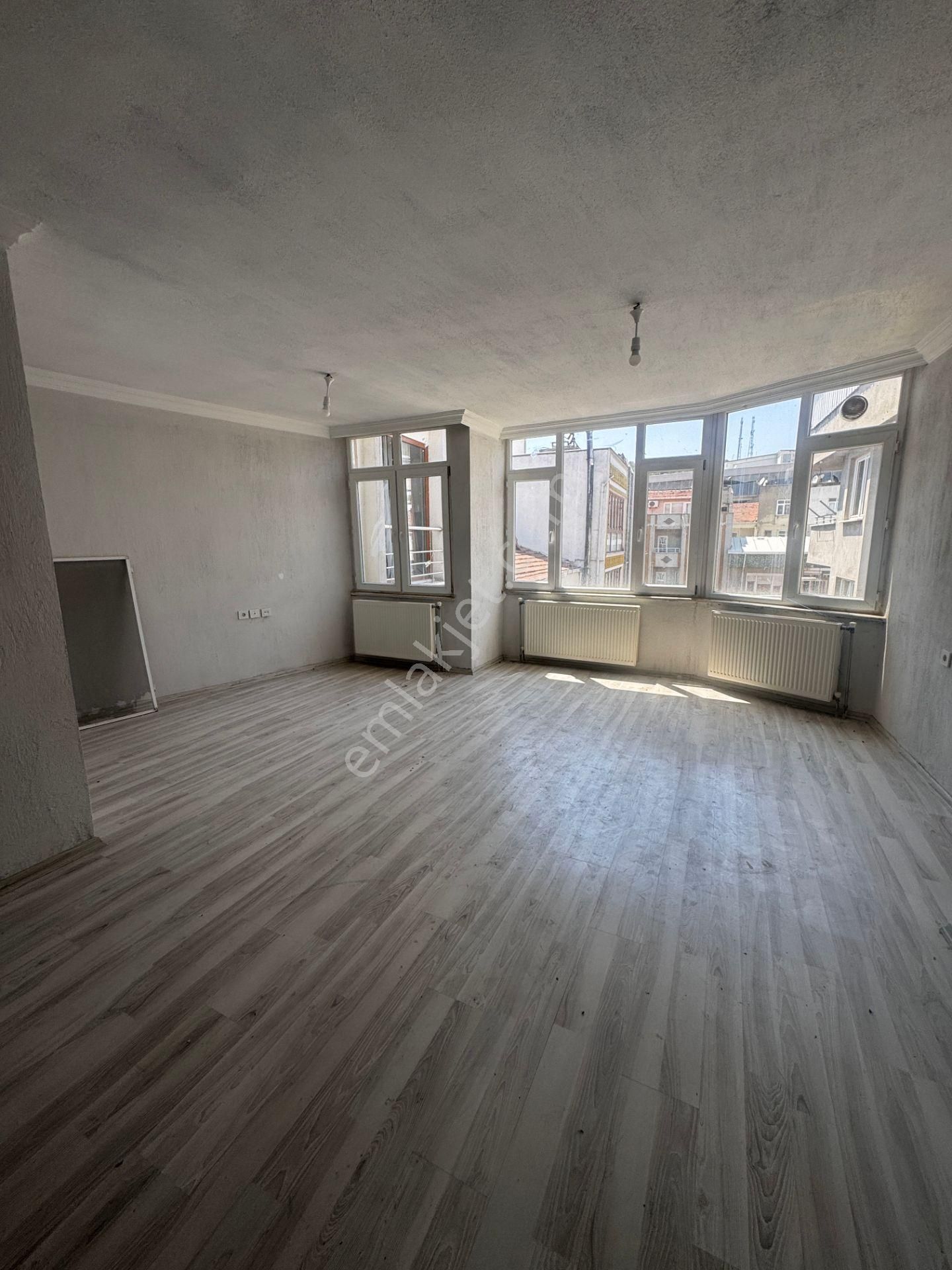 Biga Merkez’de Yüksek Getiri Potansiyeline Sahip Satılık Apartman! - Görsel 8