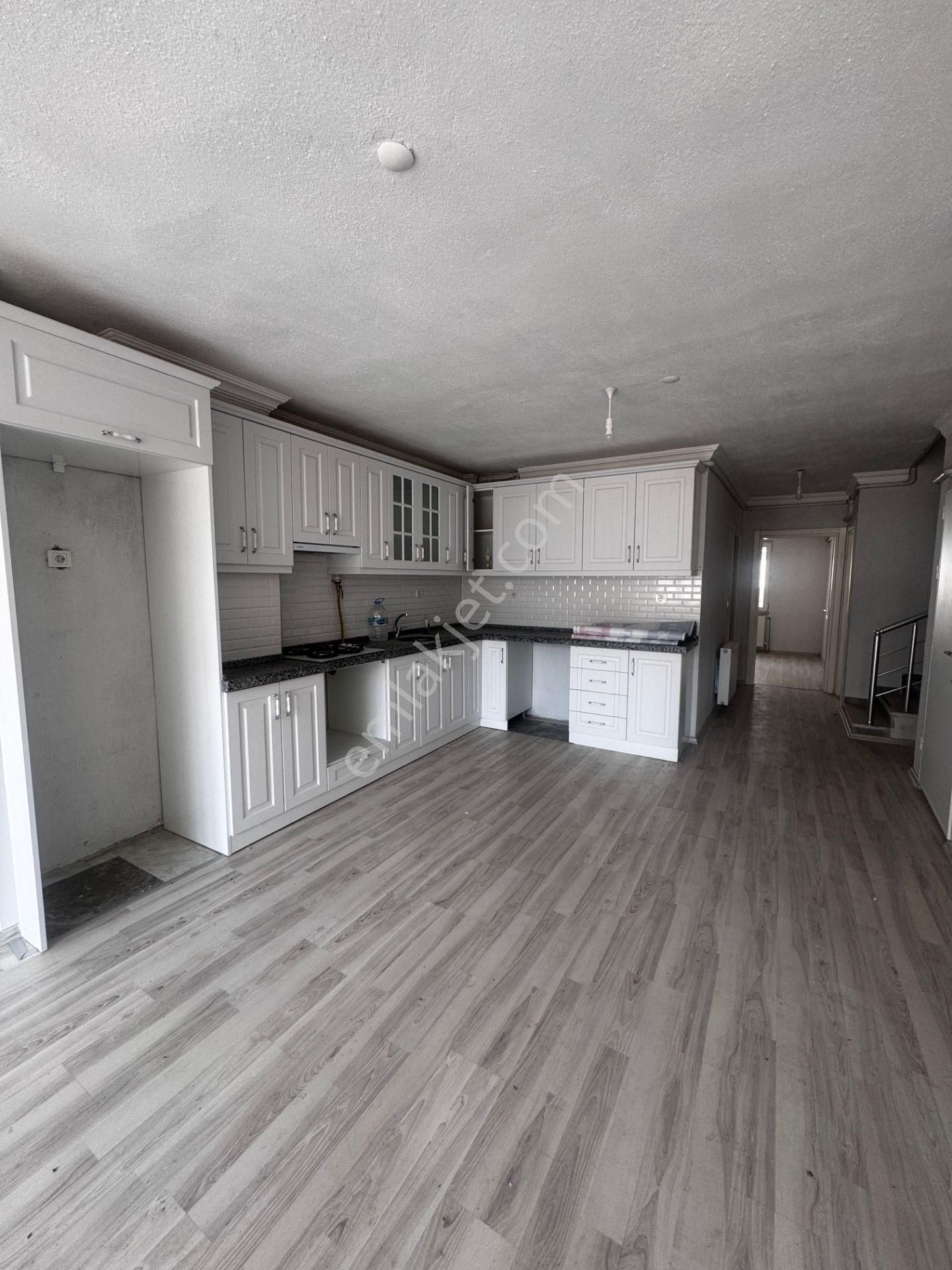 Biga Merkez’de Yüksek Getiri Potansiyeline Sahip Satılık Apartman! - Görsel 4