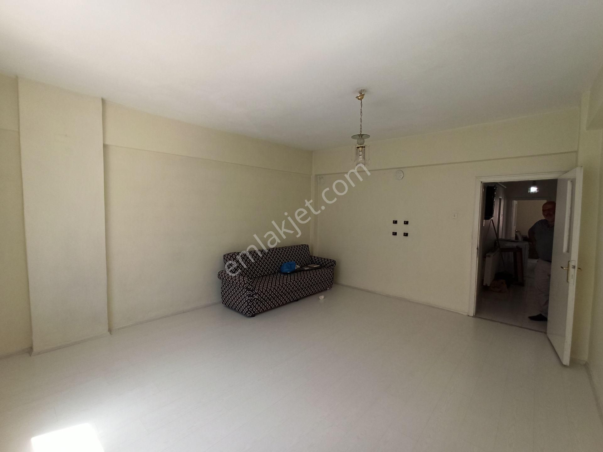 Harzem Gayrimenkulden Mustafapaşa Mahallesinde 3+1 Satılık Daire