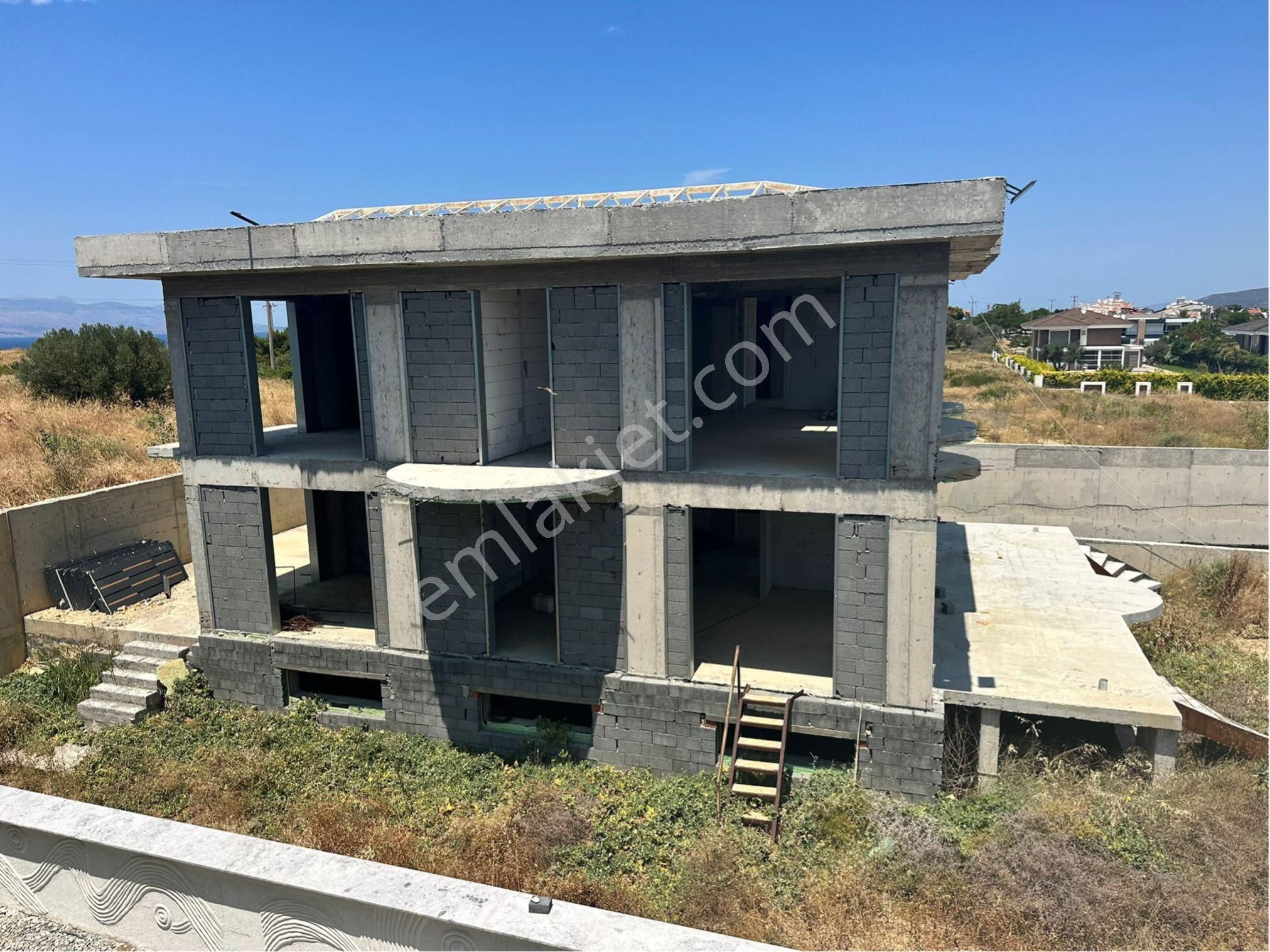 Çeşme Dalyan’da Panoramik Deniz Man. 7+2 Natamam 639m2 Malikâne