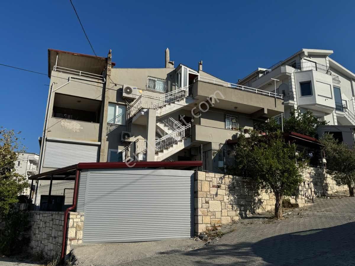 Urla Merkezde Tek Tapuda 2 Daire Satılık