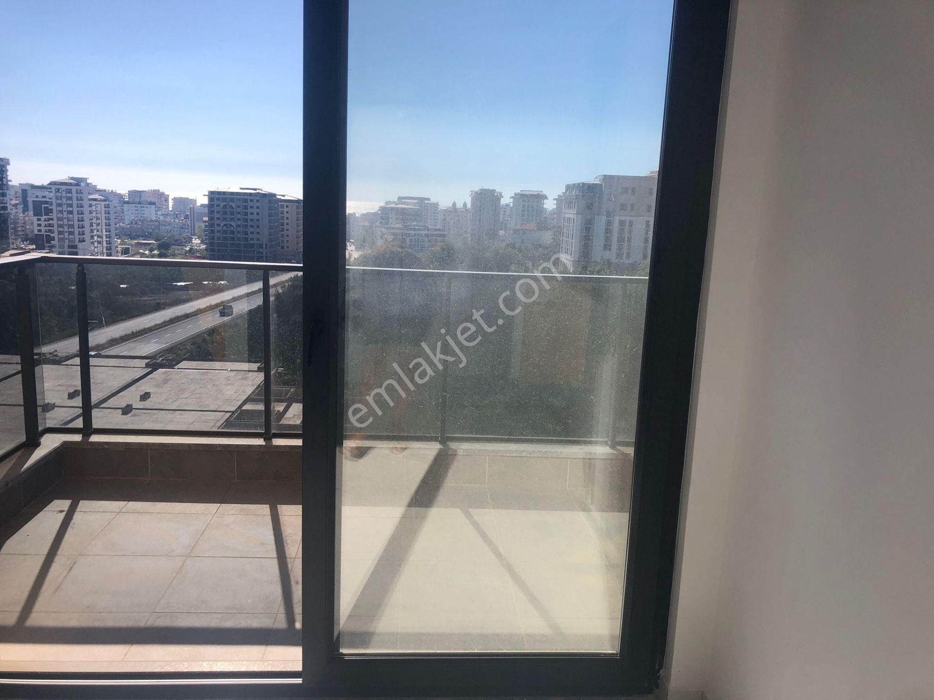 Satılık Daıre Mahmutlar Alanya ..1+1 Denıze 700 M