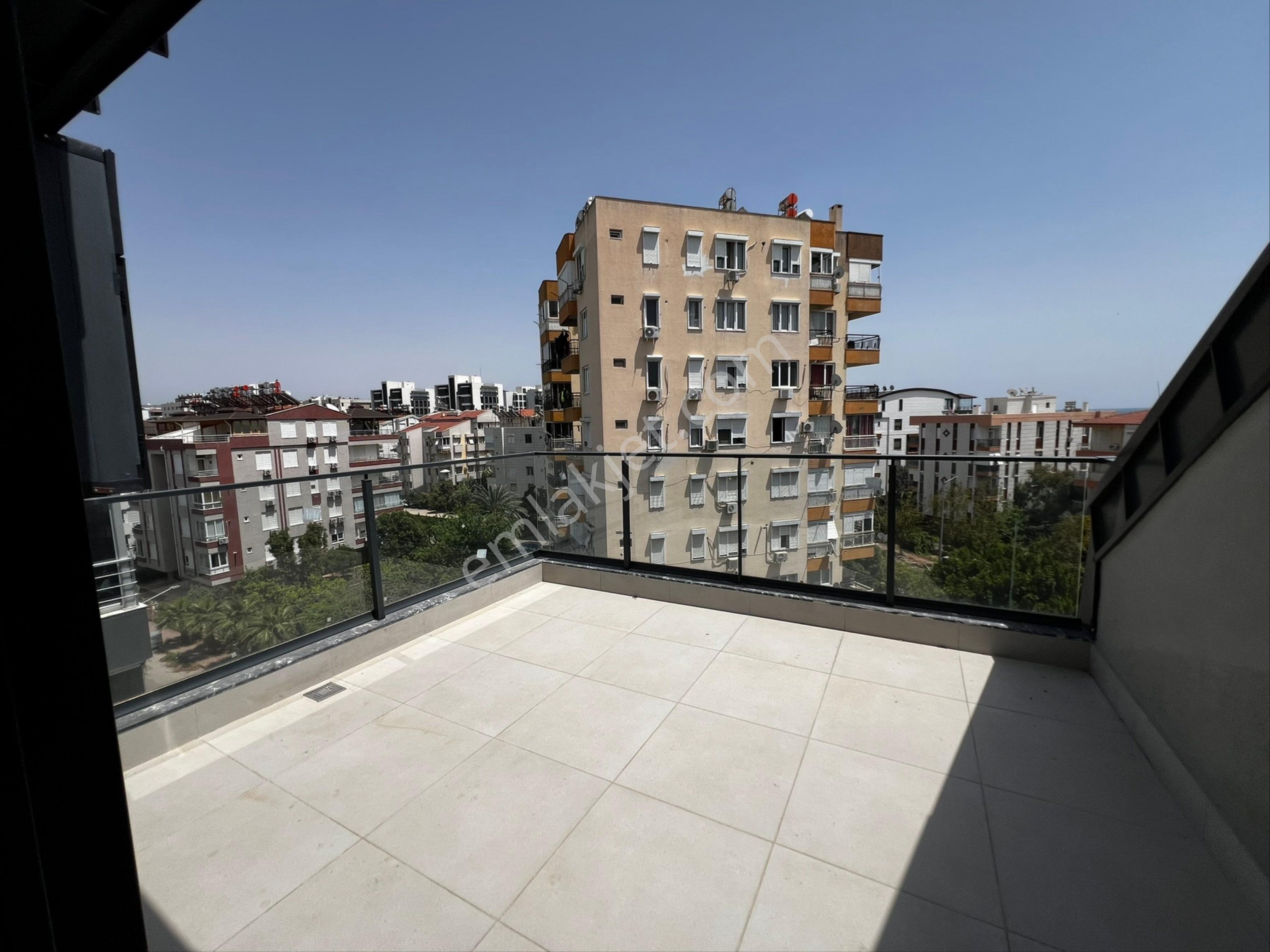 Liman Mahallesi Deniz Manzaralı Lüks Satılık Daire - Görsel 18