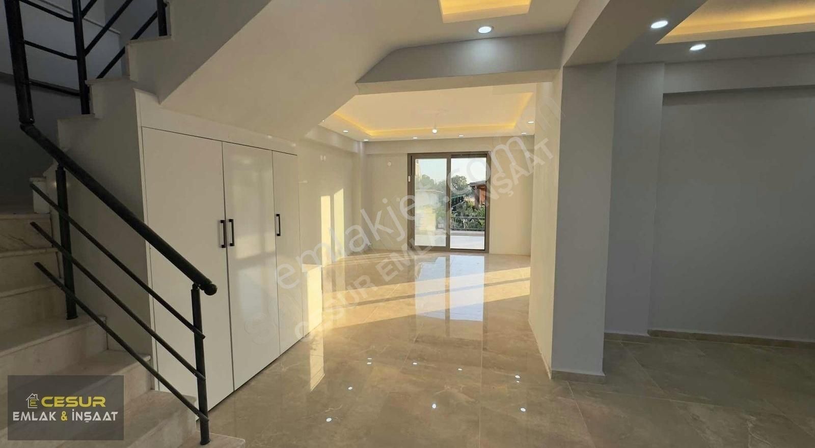 Geniş Bahçeli 5+1 Müstakil Villa - Görsel 32