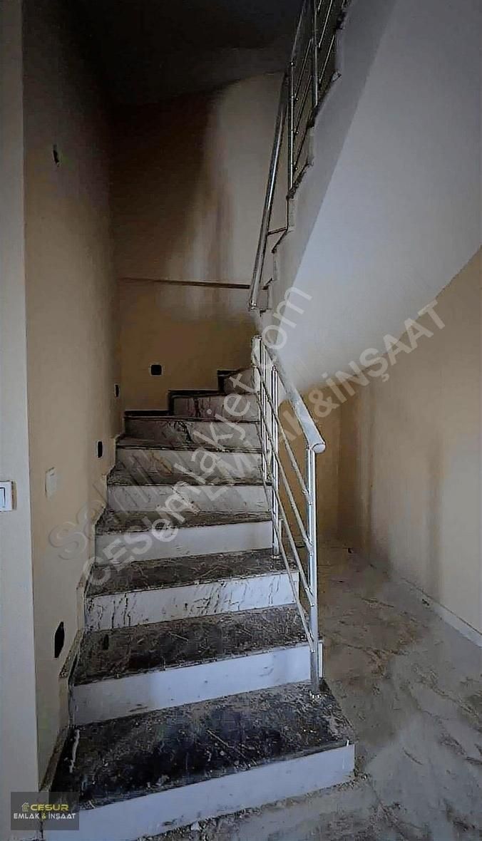 Salihleraltında Satılık Sıfır 4+1 İkiz Villa - Görsel 2