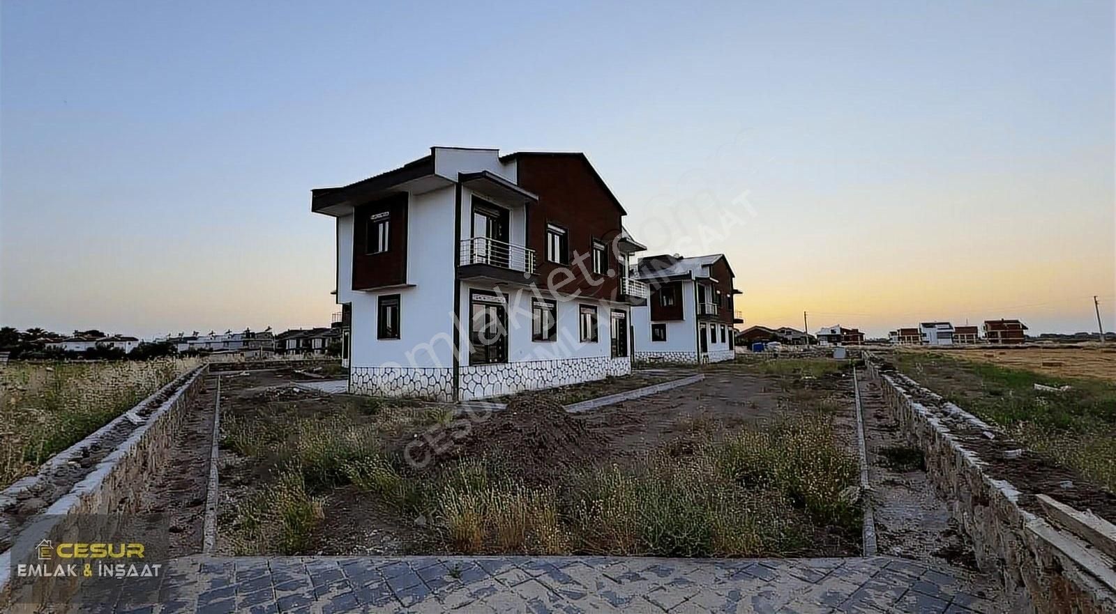 Salihleraltında Satılık Sıfır 4+1 İkiz Villa - Görsel 18