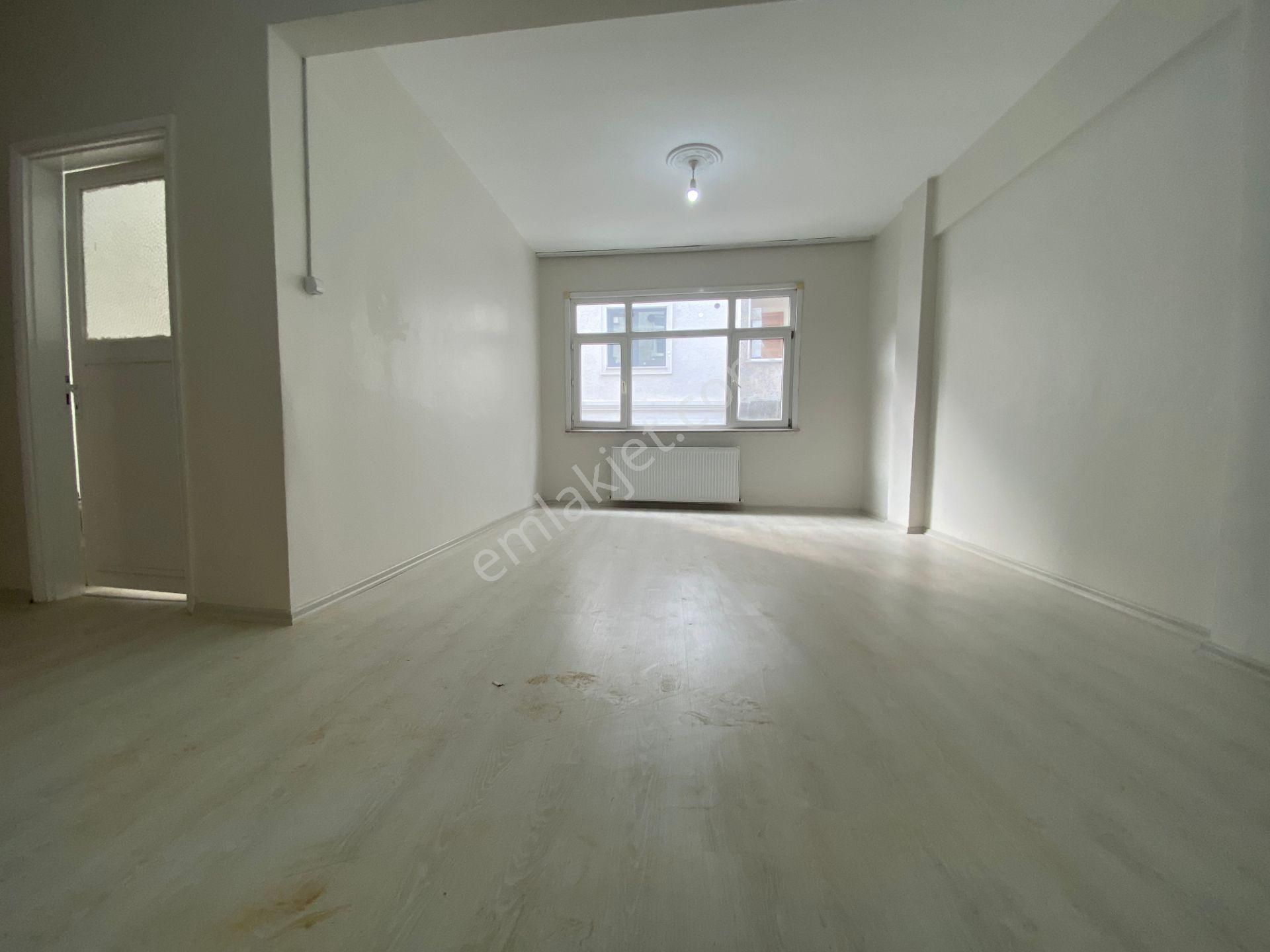 Avrupa Emlak Tan Turgut Reis Mh 90m²2+1 3.kat,kombili,boyalı,dolap,parke Yeni,otobüs Durakları Yakın