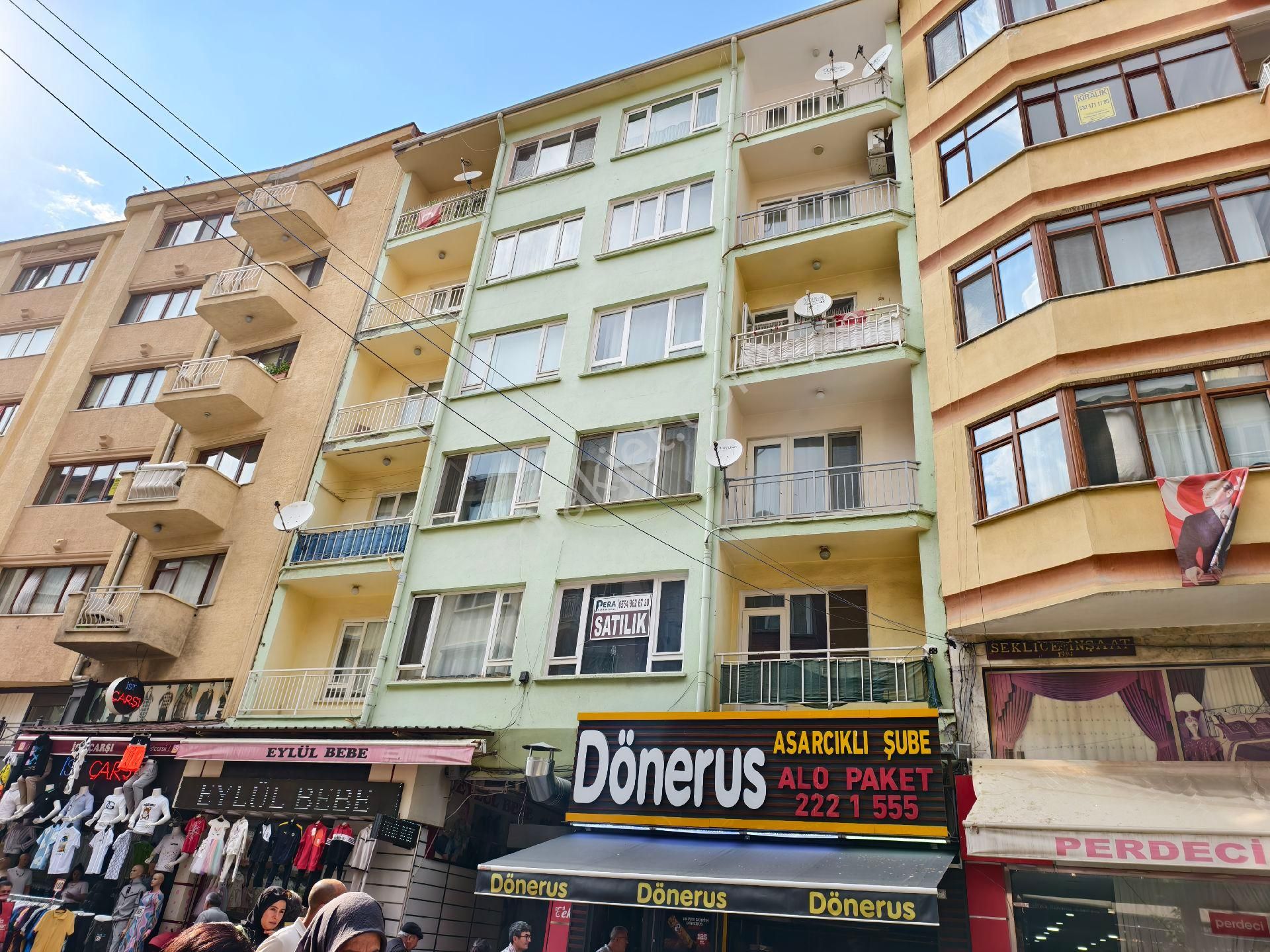 Pera'dan Asarcıklı Caddesinde Fırsat 3+1 Satılık Daire