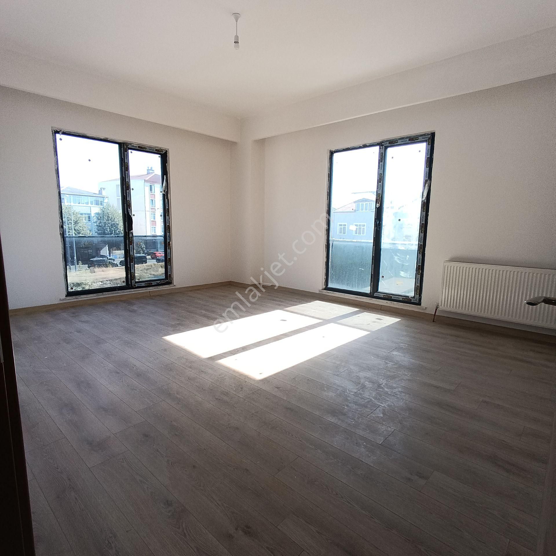 Arnavutköy Haraççı Mah De Butik Site İçinde Satılık 130 M² 3+1 - 2. Kat Daire
