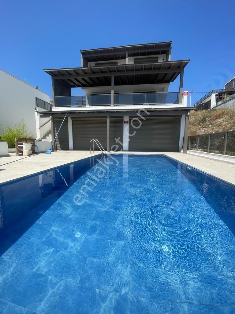 Bodrum Akyarlarda Özel 6+2 Tripleks Villa - Görsel 2