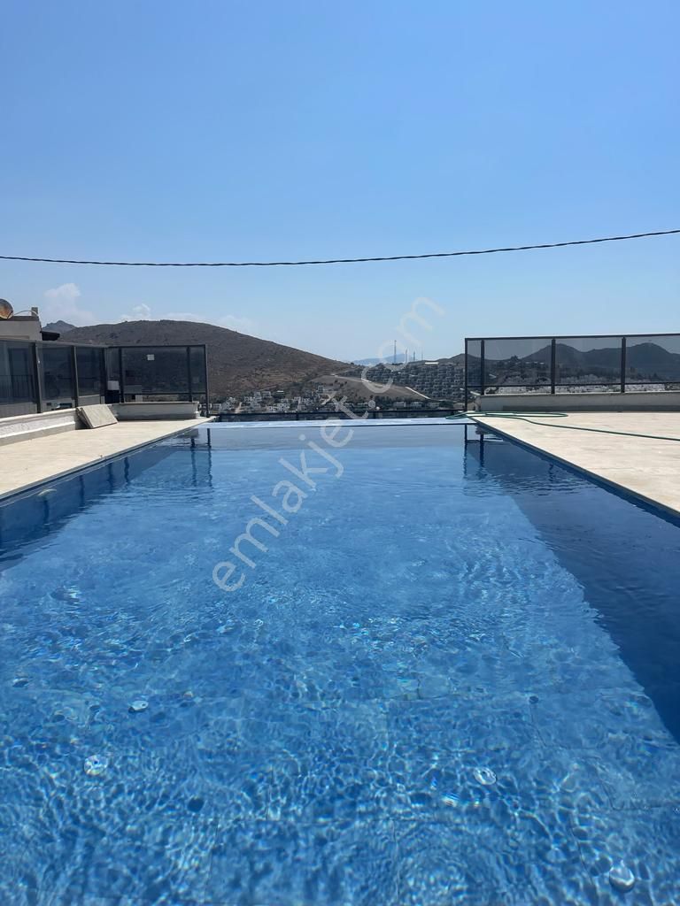 Bodrum Akyarlarda Özel 6+2 Tripleks Villa