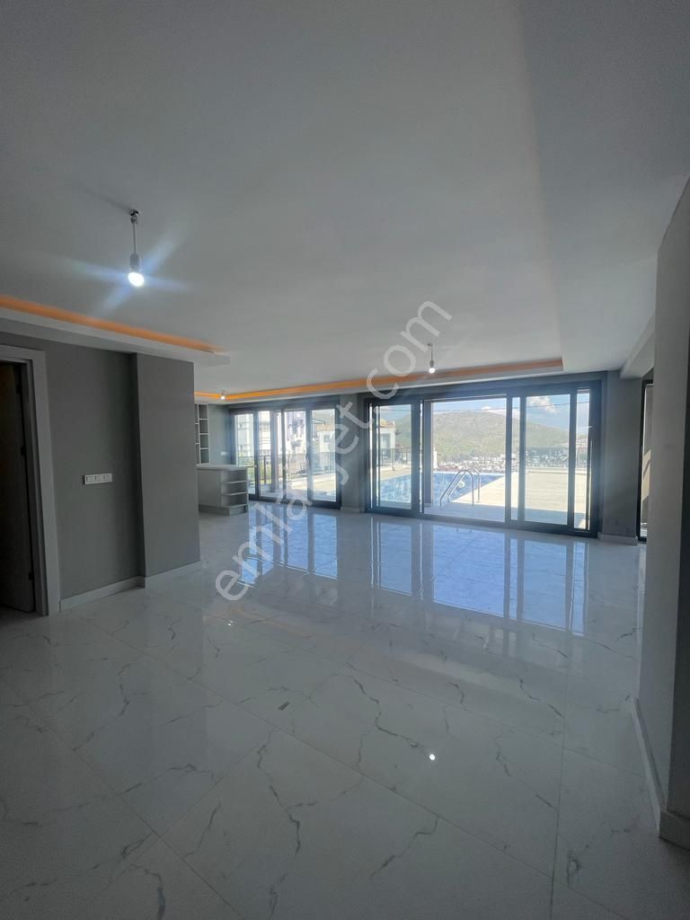 Bodrum Akyarlarda Özel 6+2 Tripleks Villa - Görsel 5