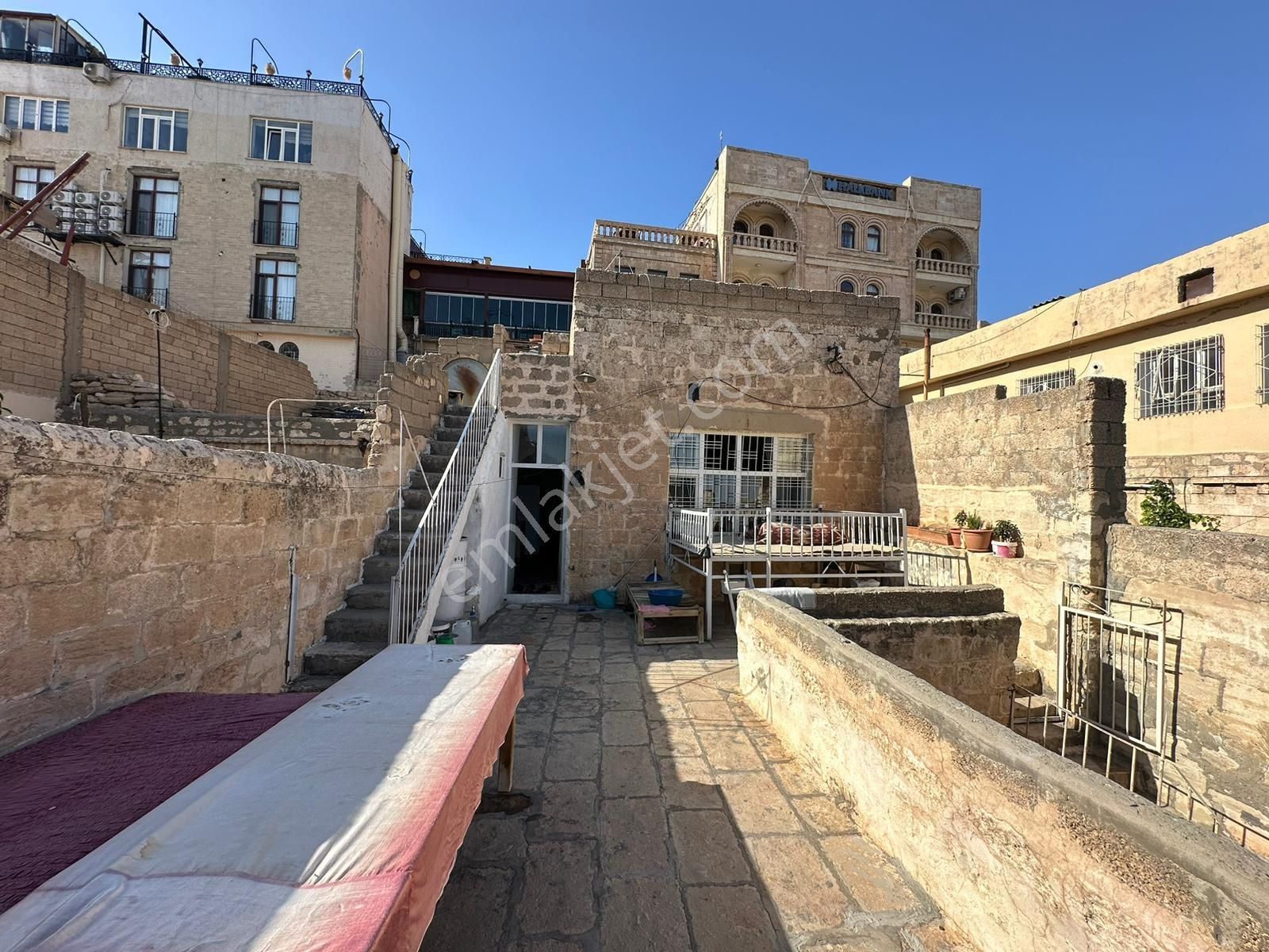 Murat Emlaktan Eski Mardinde Halk Bankası Arkasında Müstakil Taş Evimiz Satılıktır - Görsel 12