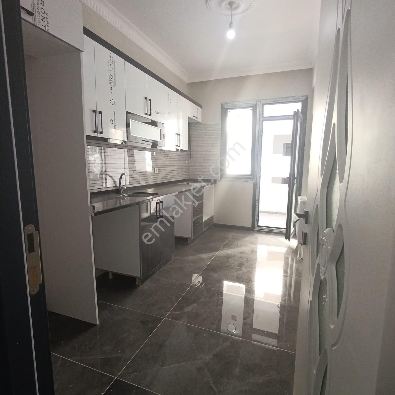 İstanbul Arnavutköy Karlıbayır Mah De Butik Site İçinde Satılık 95 M² 2+1 - 1. Kat Daire