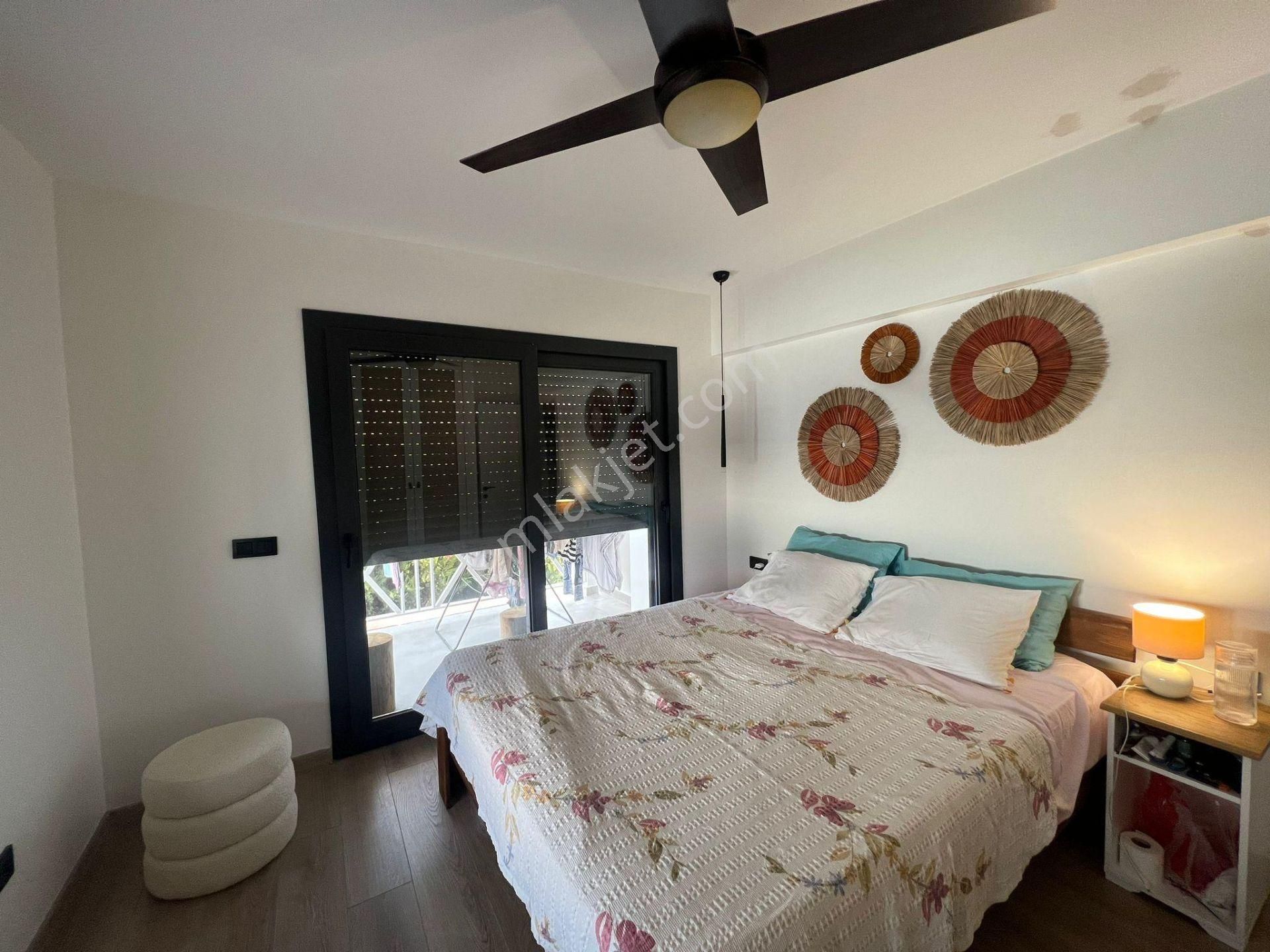 Çeşme 16 Eylül Mah. Havuzlu, Eşyalı Satılık Lüx 3+1 Villa - Görsel 11