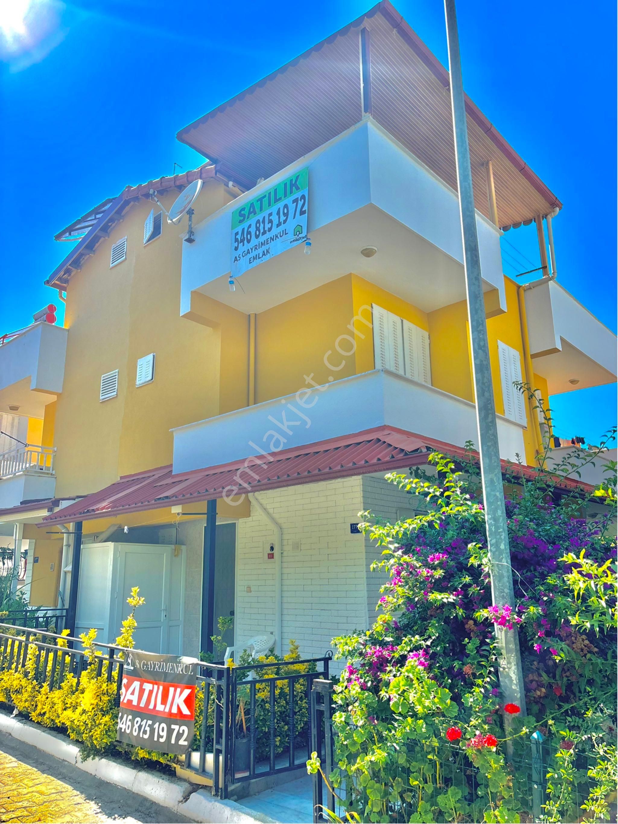 Kuşadası’nda Denize Yürüme Mesafesinde 3+1 Eşyalı Satılık Fırsat Villa