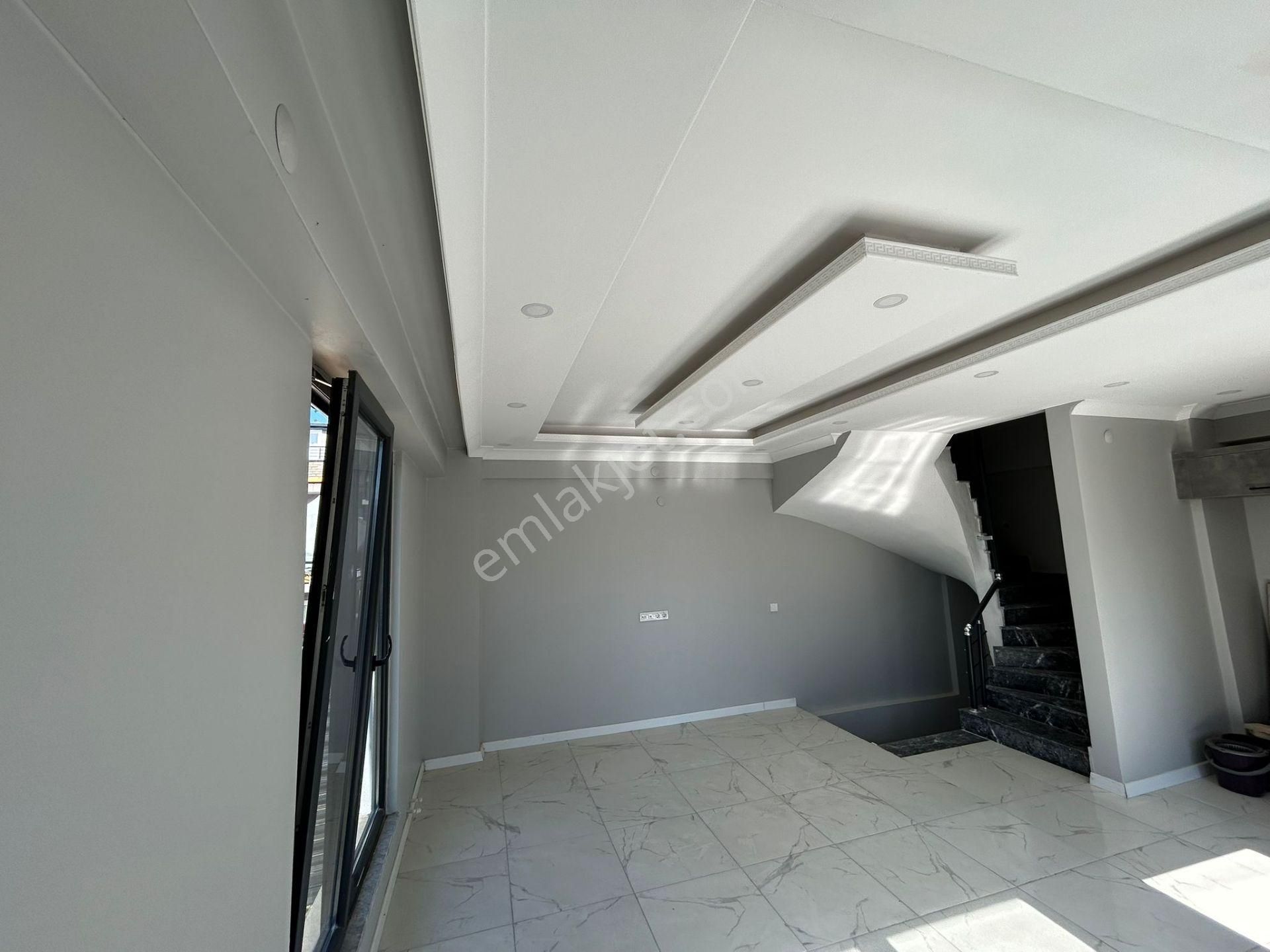 Kocaali Yalı Mahallesinde Denize Yürüme Mesafesinde Satılık 4+1 Villa