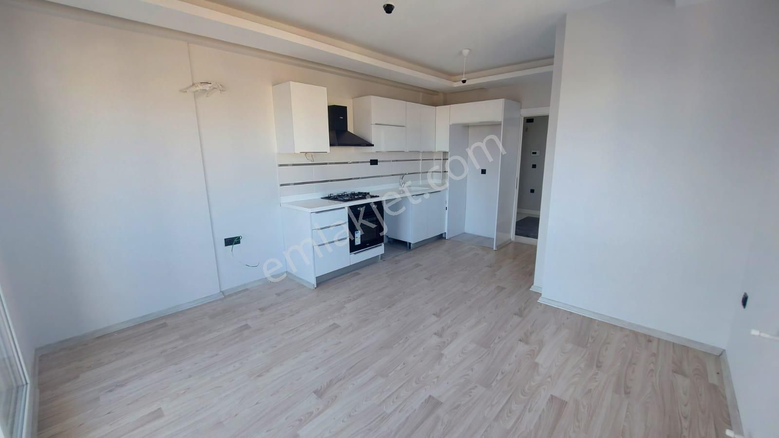 Adana Seyhan Tellidere Mahallesi Kiralık 2+1 Daire Metro Durağı Yanı İskanlı Hasarsız