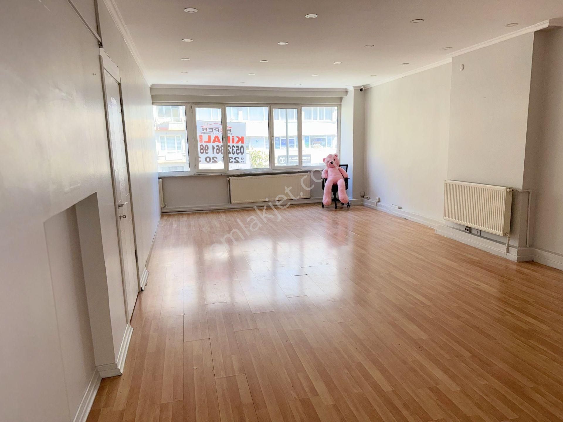 Halaskargazi Caddesi Üzerinde, Asansörlü 2.katta 160m2 Ofis