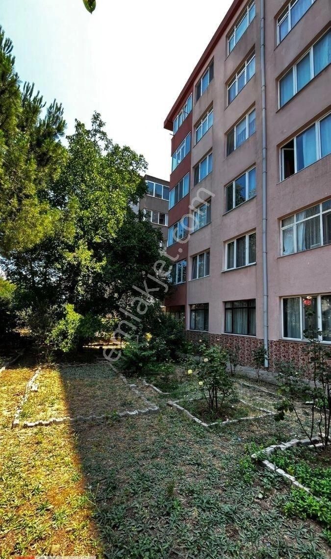 Paşakonak Mahallesi Cadde Üzerinde Satılık Kupon Daire