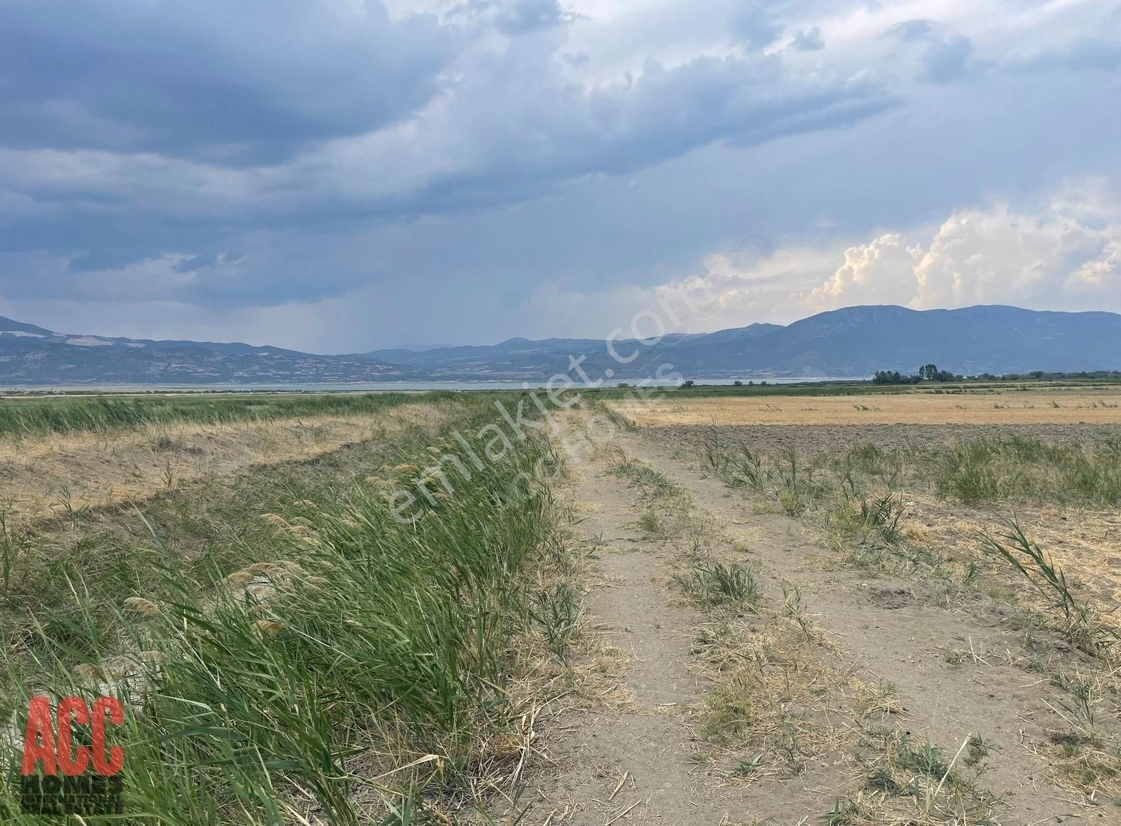 Acc Homes'tan Burdur Merkez Akyaka Göle Yakın 1 Dönüm Yatırımlık