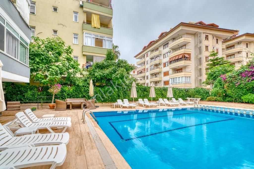 Alanya Merkezde Satılık Havuzlu 2+1 Daire