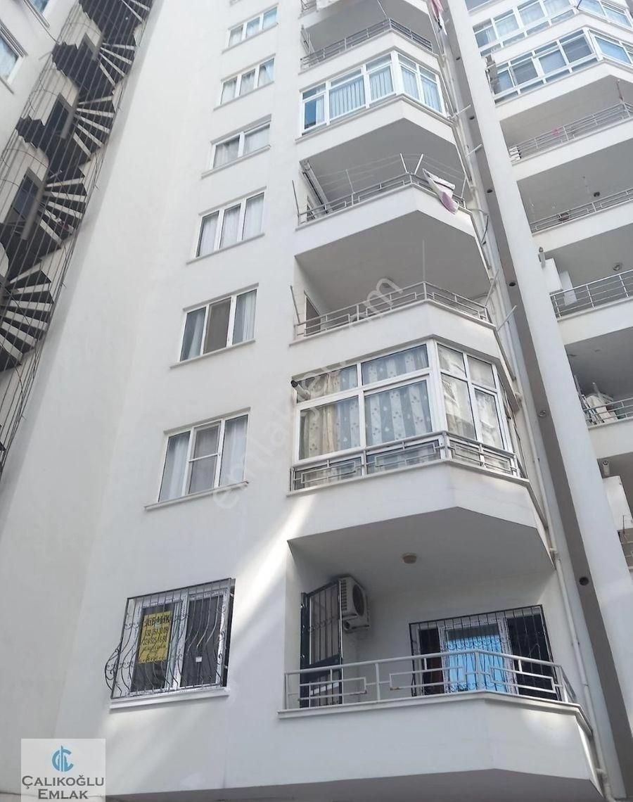 Mezitli'de Nezih Sitede Havuzlu Denize Sıfır Kiralık 2+1 Daire