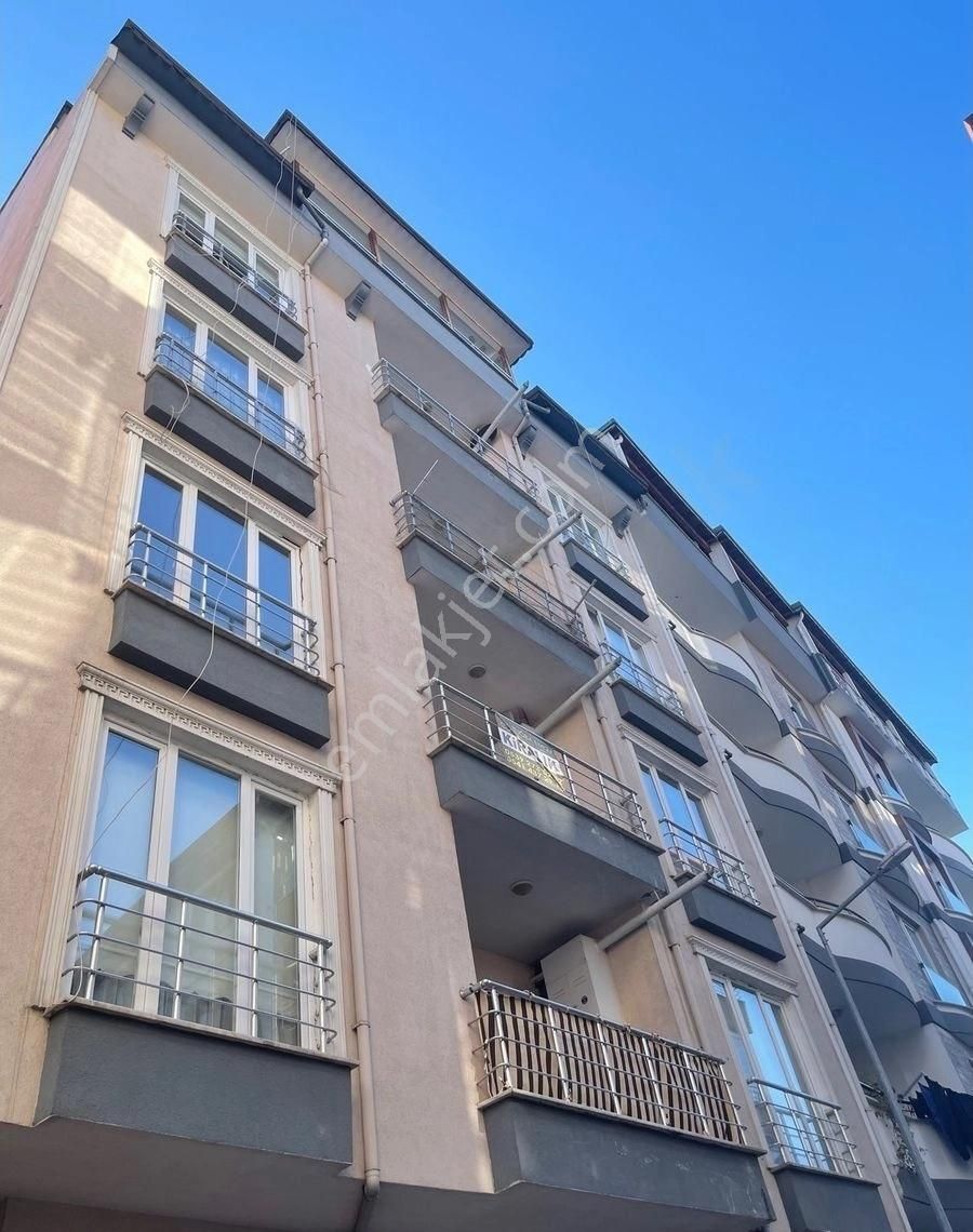 Tuğba Emlaktan Burunucu Mahallesinde Doğalgazlı Asansörlü Kiralık Daire..