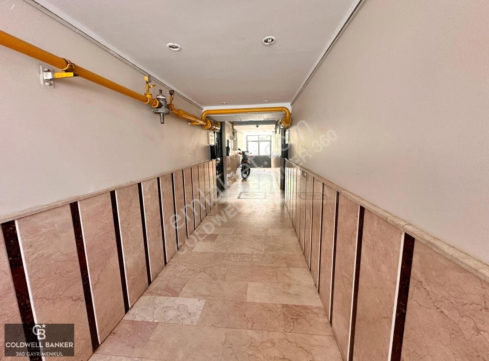 Bayraklı Manavkuyu Mahallesinde Merkezi Konumda, 3+1 Daire - Görsel 8